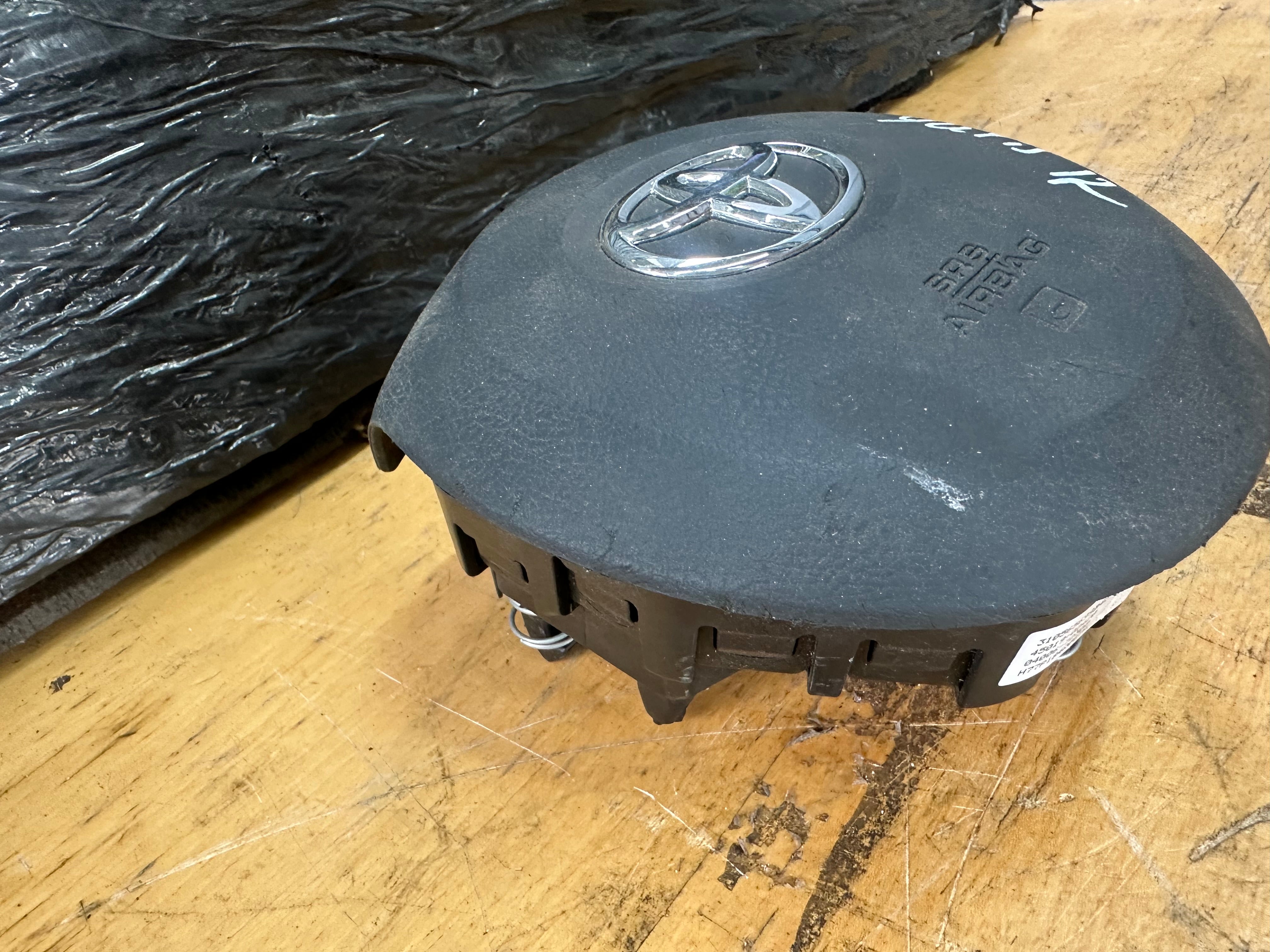 Toyota Yaris 2012 Driver’s Steering Wheel Abag (45019-0D420) (310565699B4U-AA)