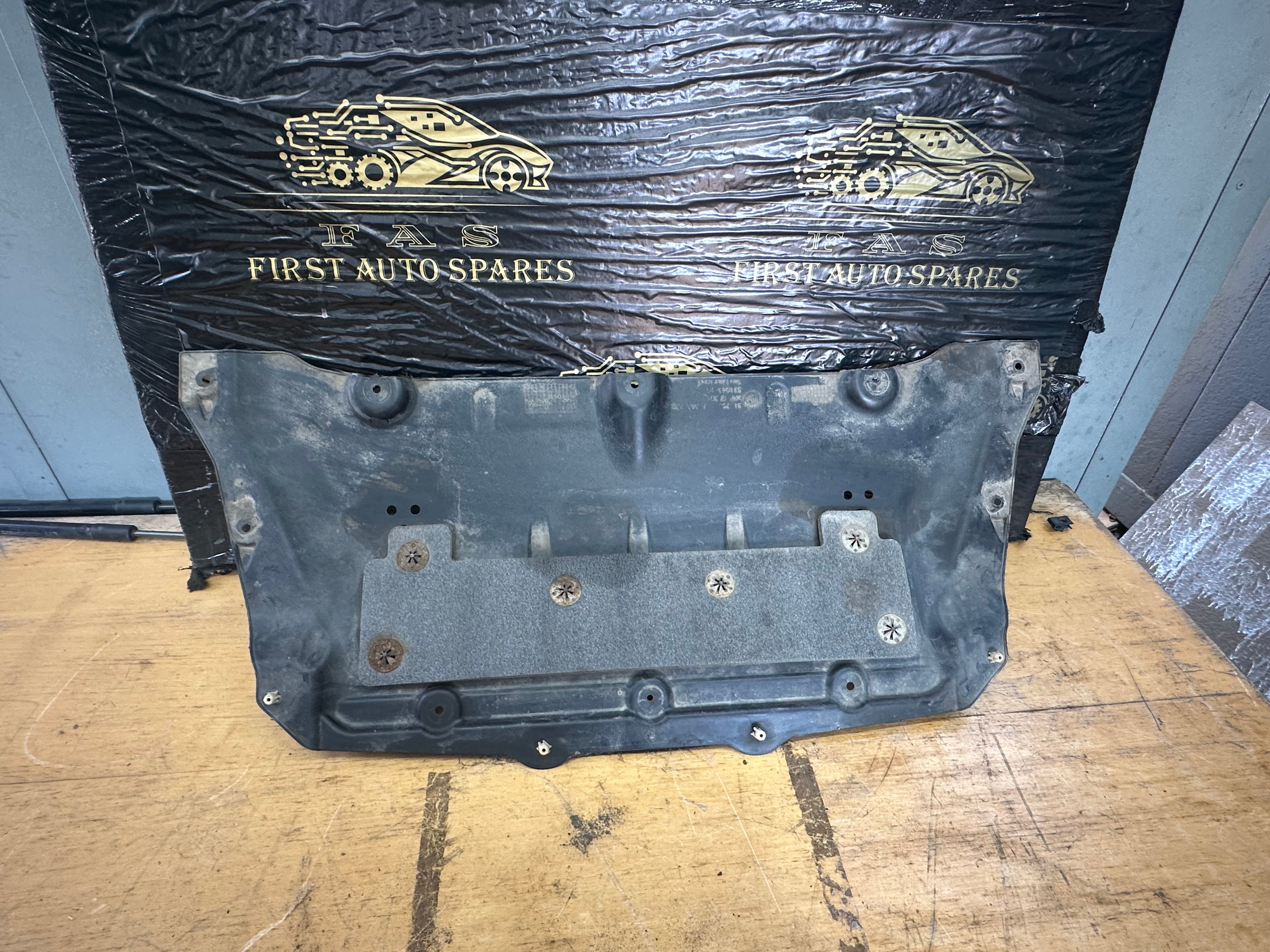 BMW G11 G30 Steering Gear Rack Cover Underbonnet Panel Insulation RWD (7363730)