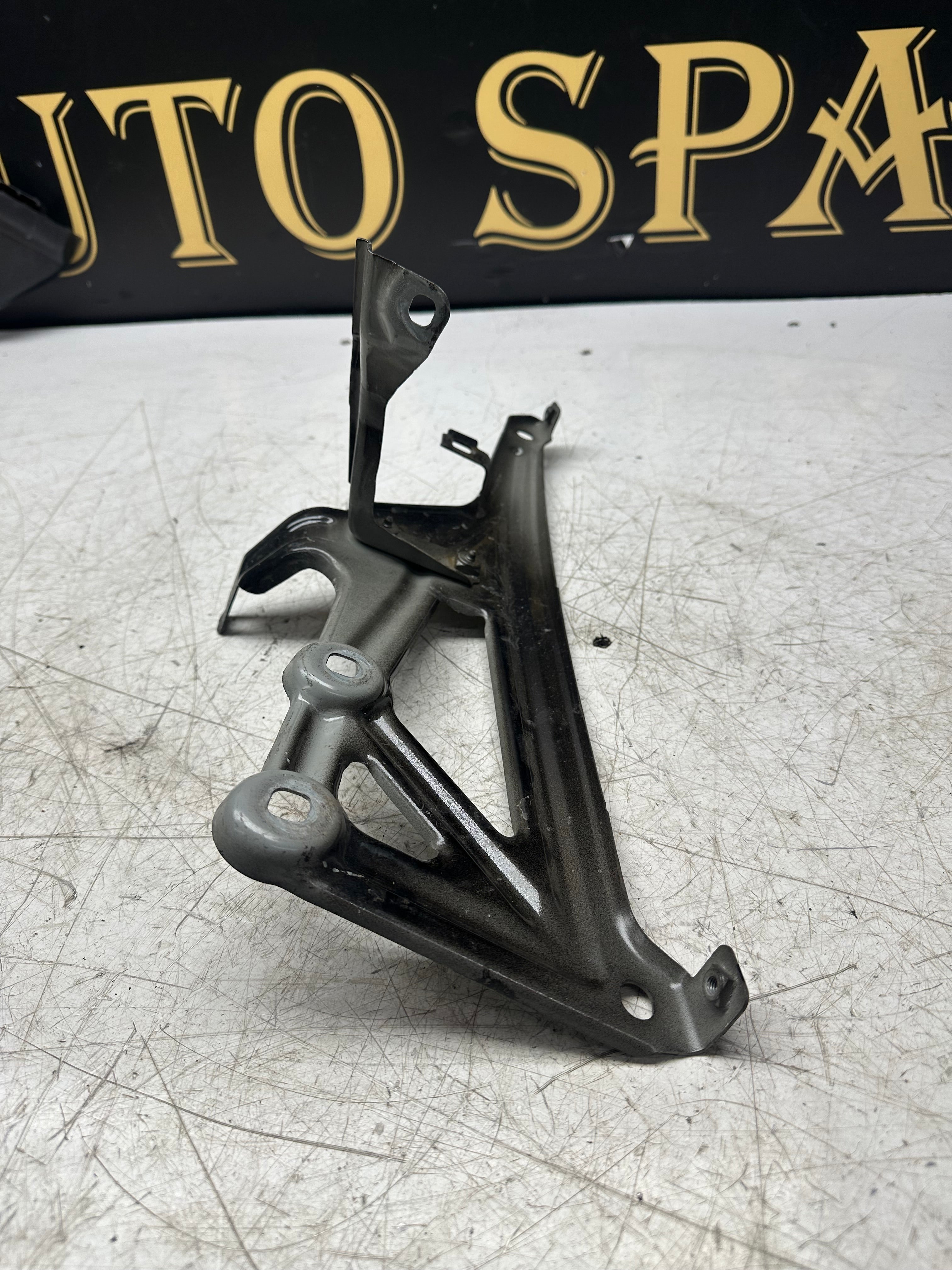 BMW X1 F48 Wing Panel Bracket Set – Left Passenger Side (7329447)
