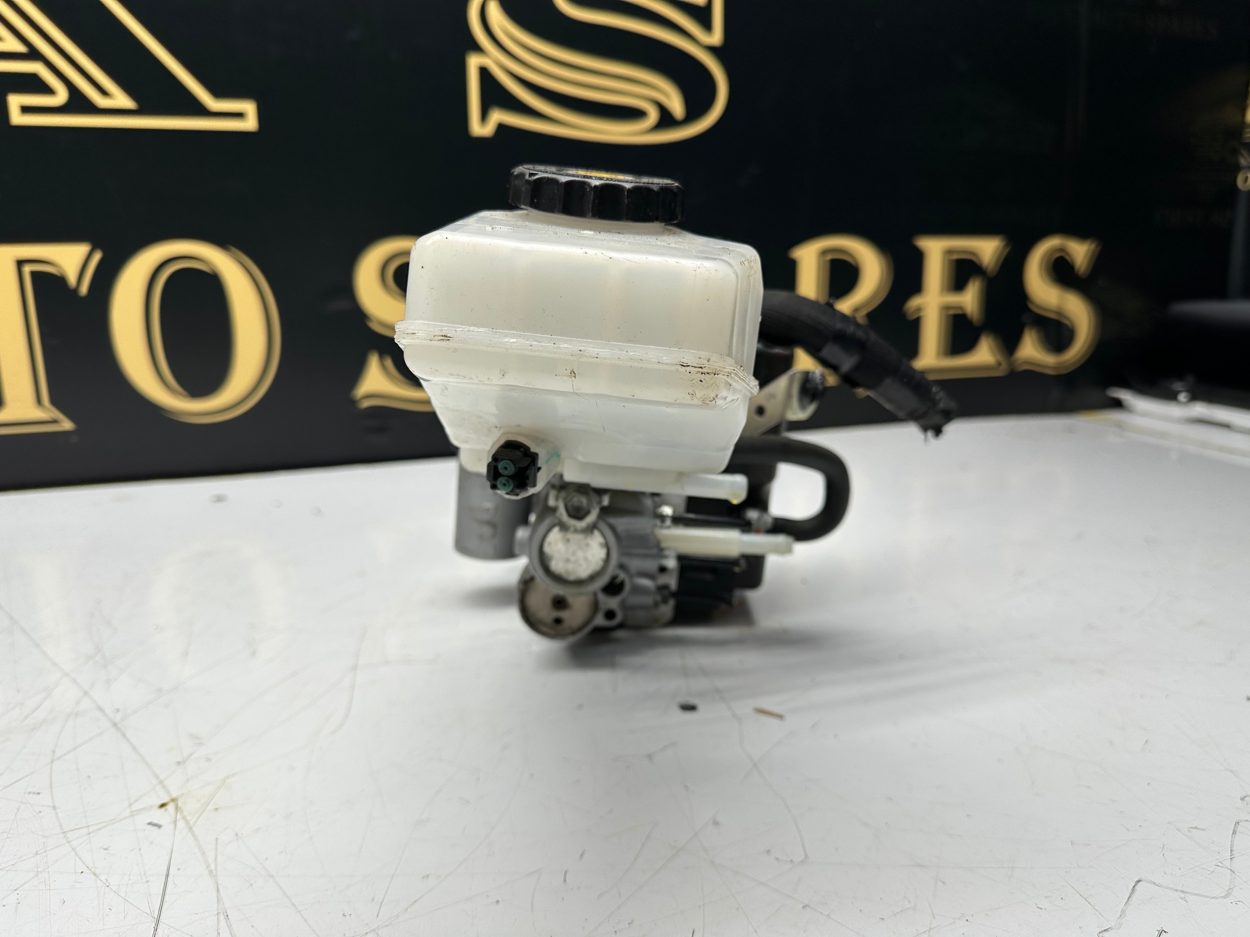 Toyota C-HR AX10  1.8 Hybrid 2018 Brake Master Cylinder (47210-10280)