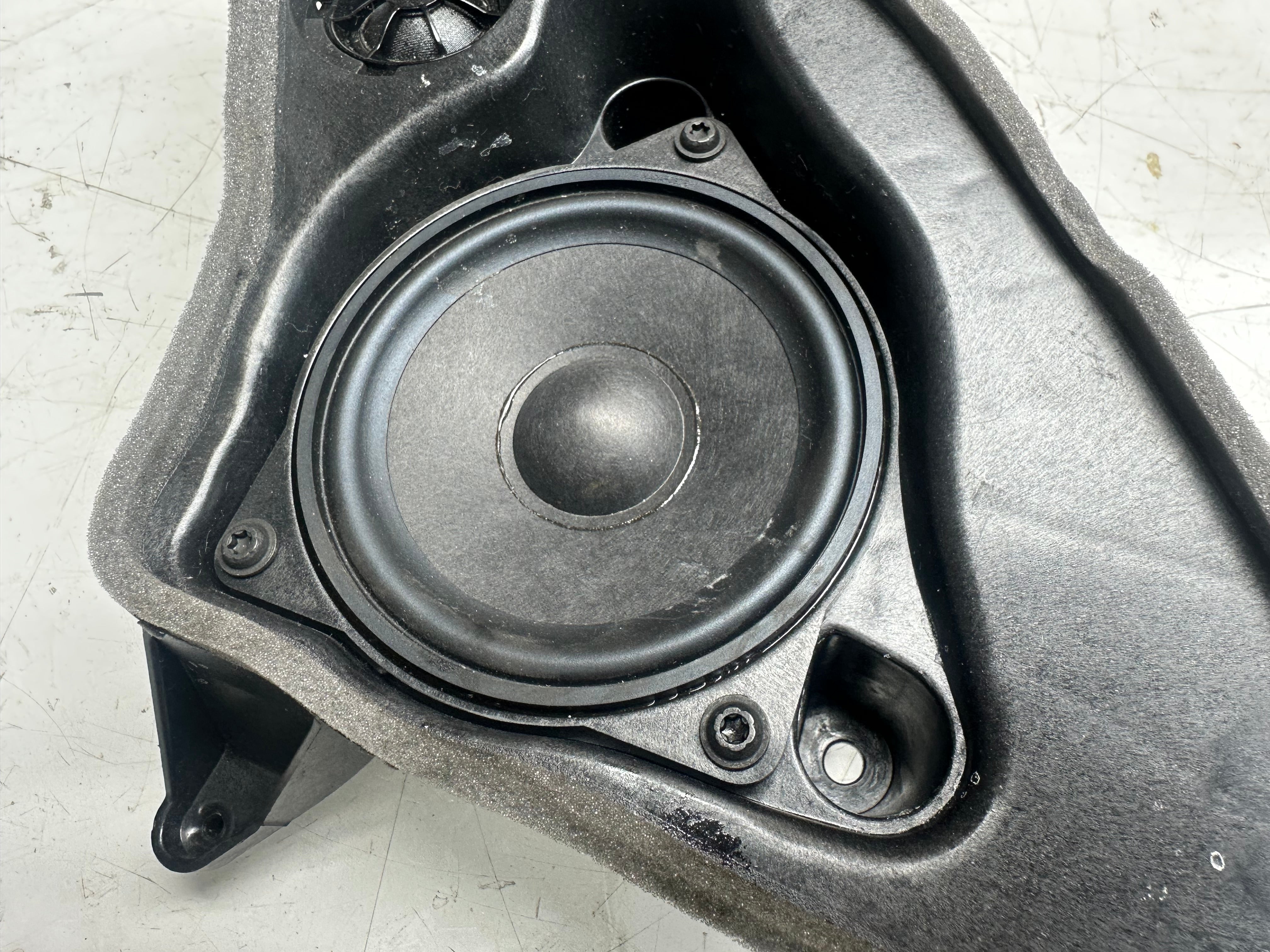 BMW X3 G01 F97 Rear Right Door Speaker (9837732-01)