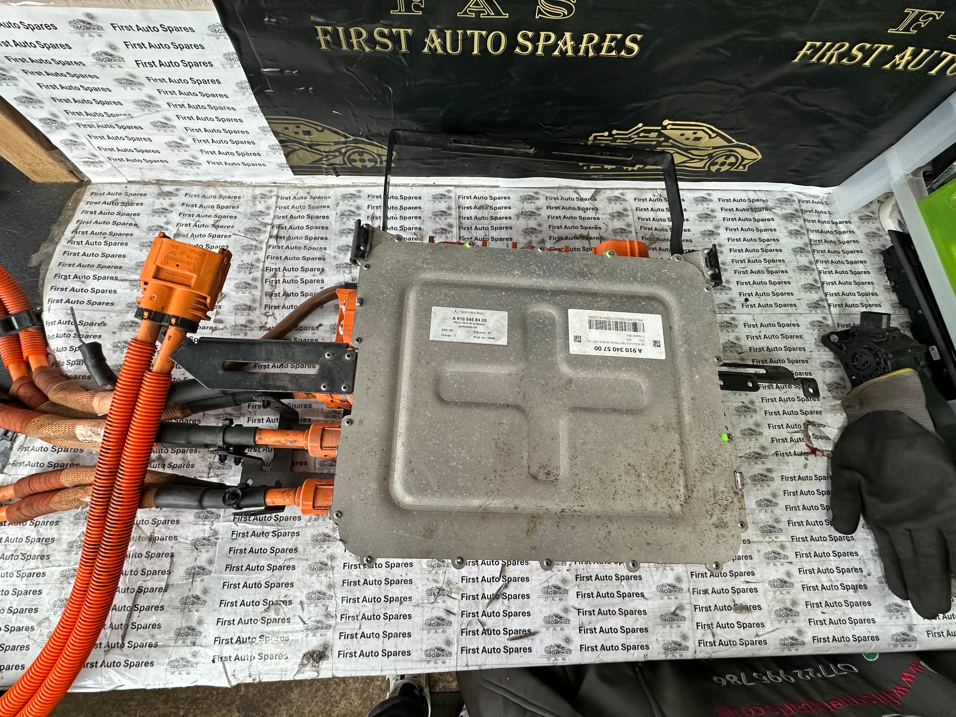 Mercedes-Benz eSprinter 907 910 Battery Converter (A9105458400) (A9103405700)