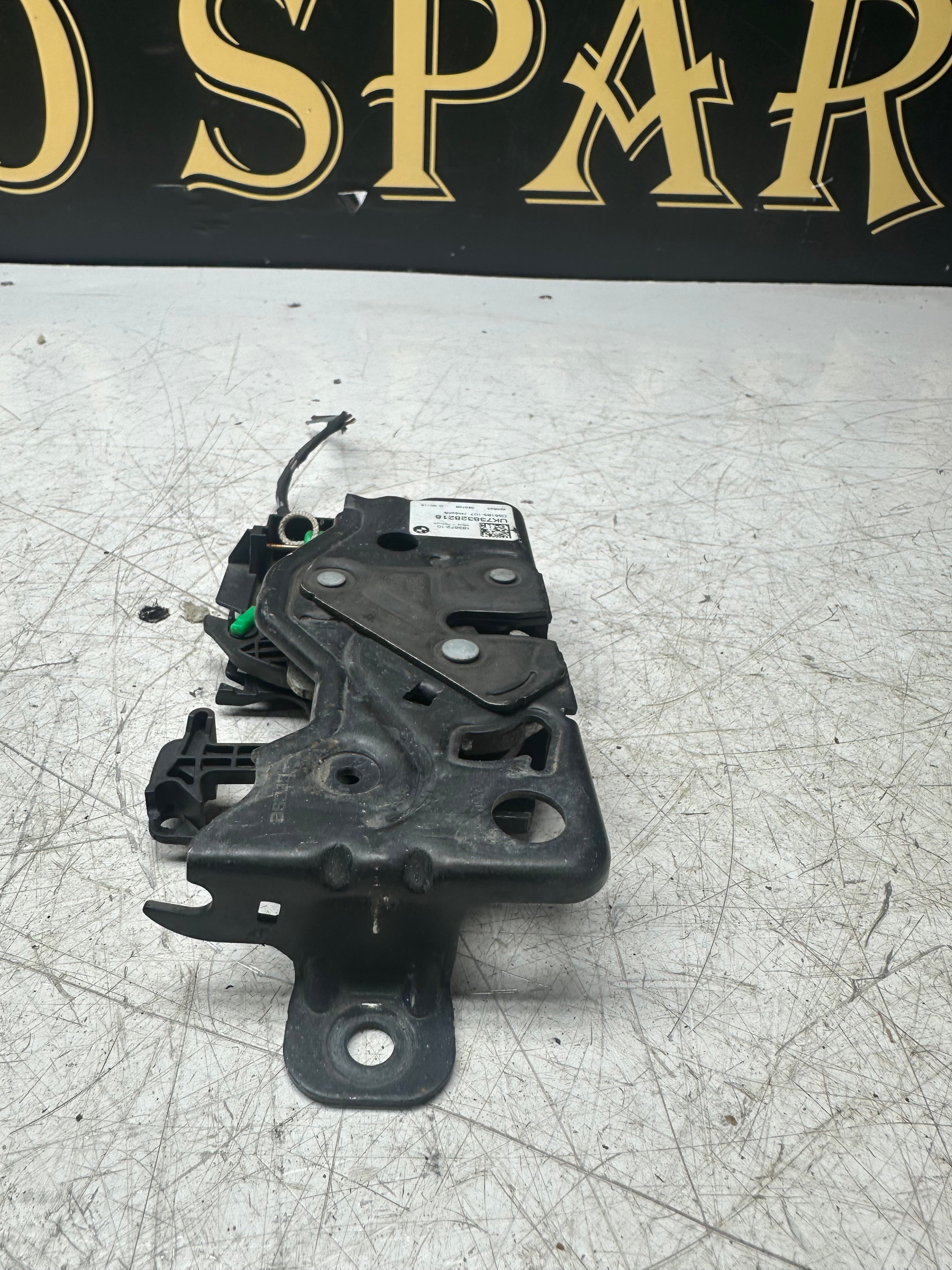BMW 1 Series F40 Tailgate Boot Lock Mechanism 738328218