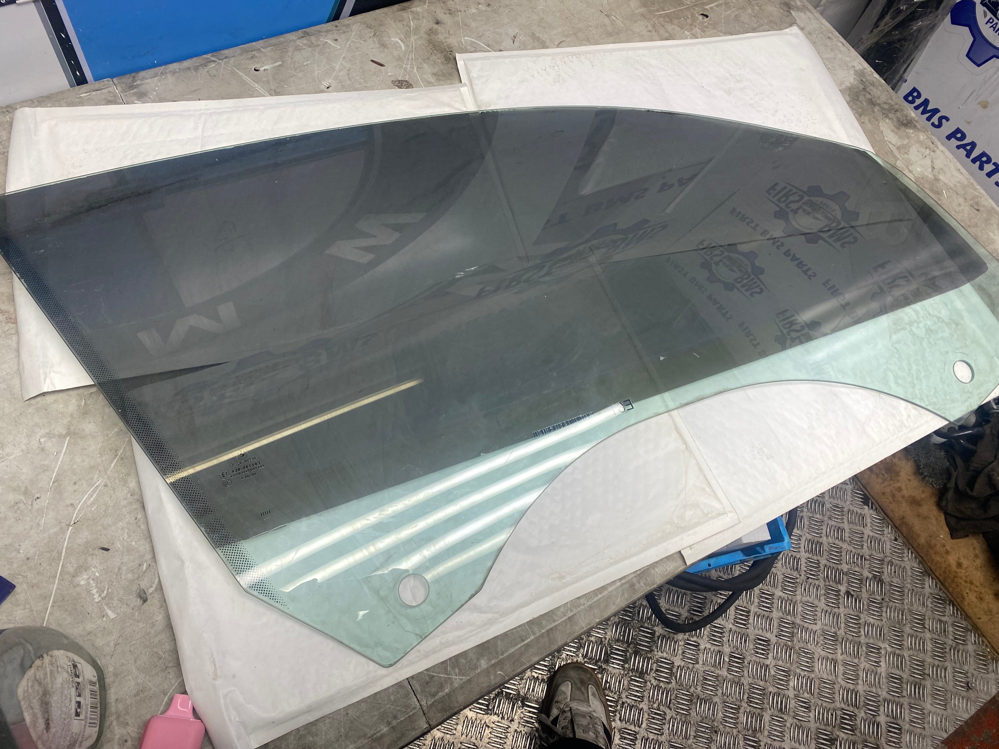 BMW E81 Front Driver Side Window Glass – 2006–2011 (51337165579)