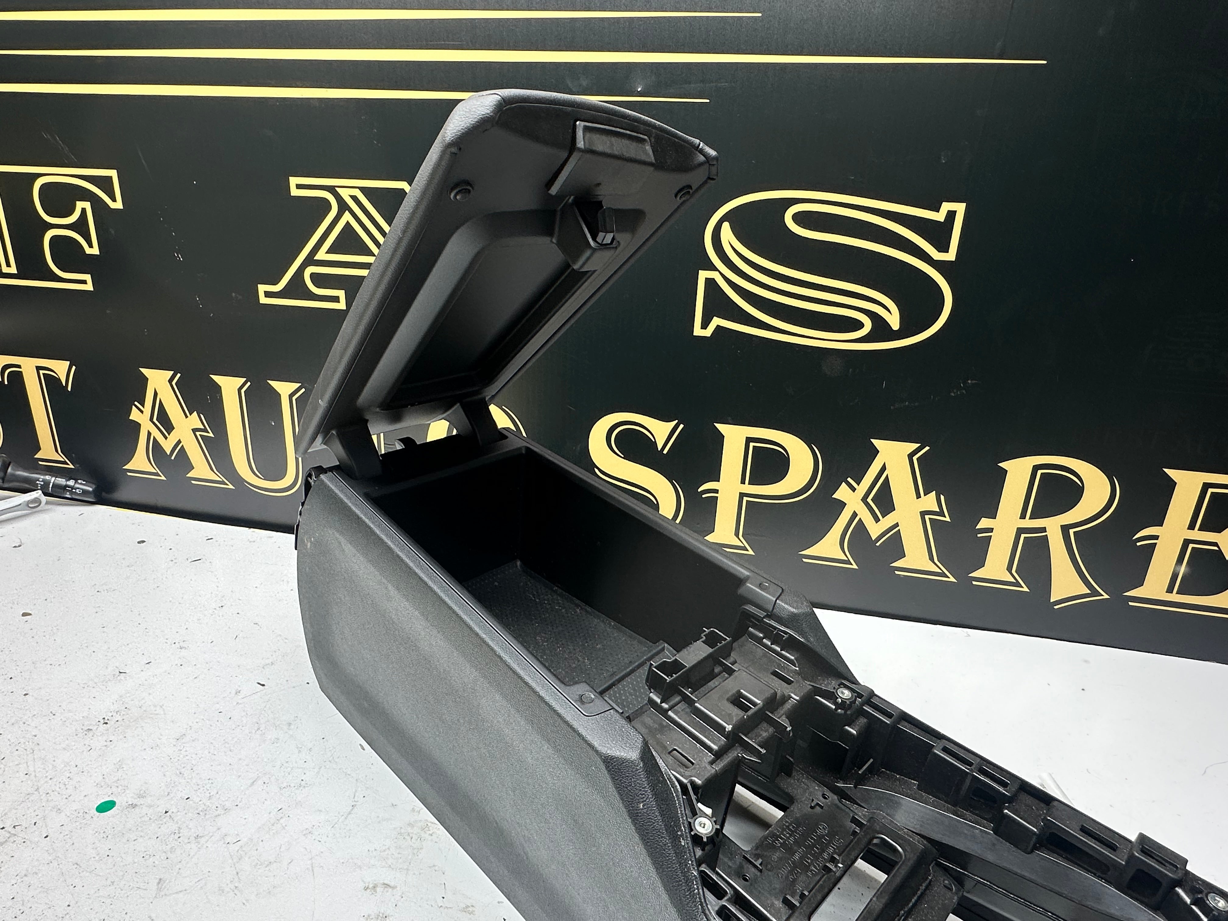BMW 3 Series G20 G21 G28 2018-2024 Centre Console (106038715C) (5116 6806778)
