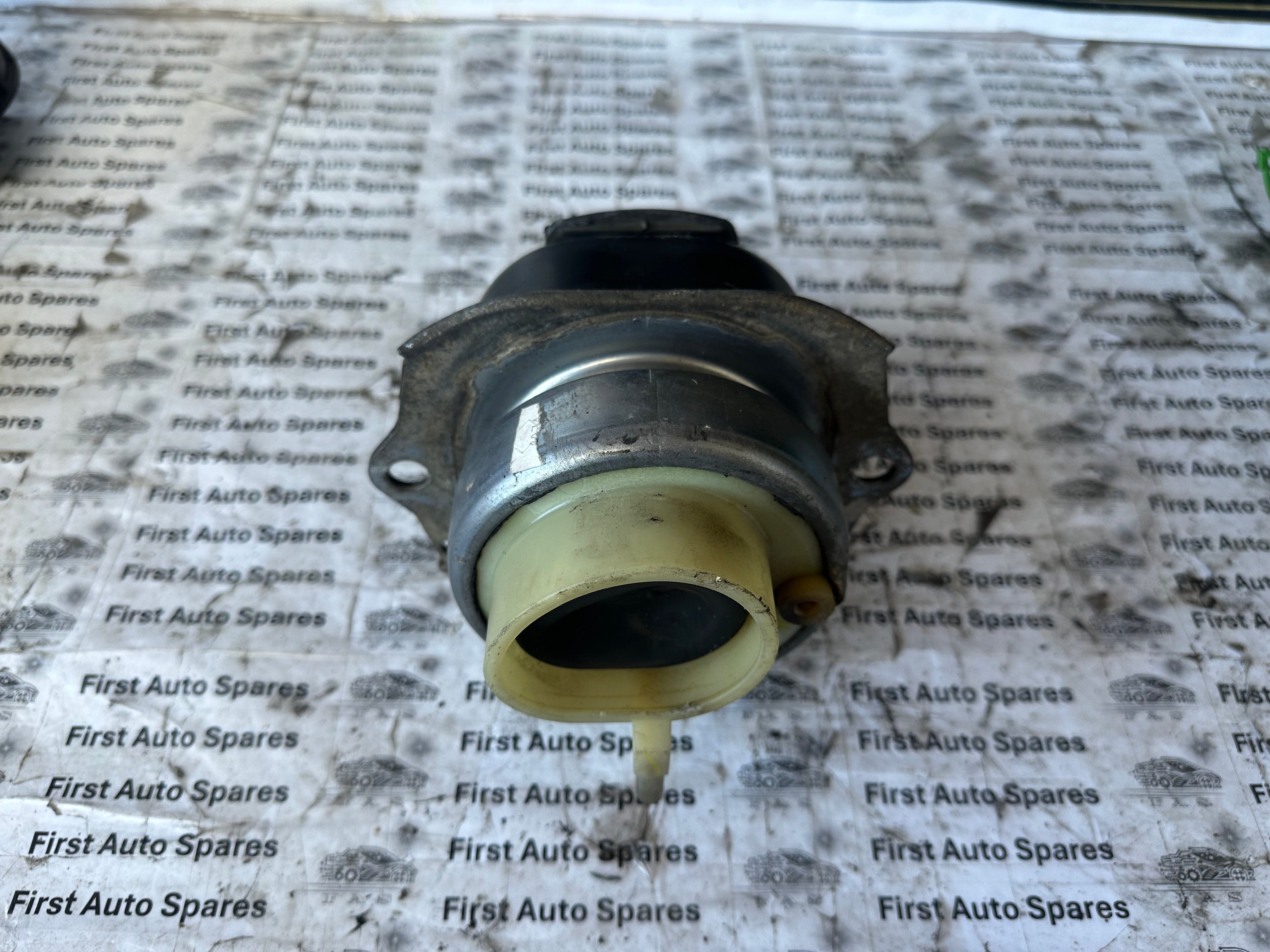 BMW X5 F15 Front Left Passenger Engine Mount (160042-12) (P685310401)