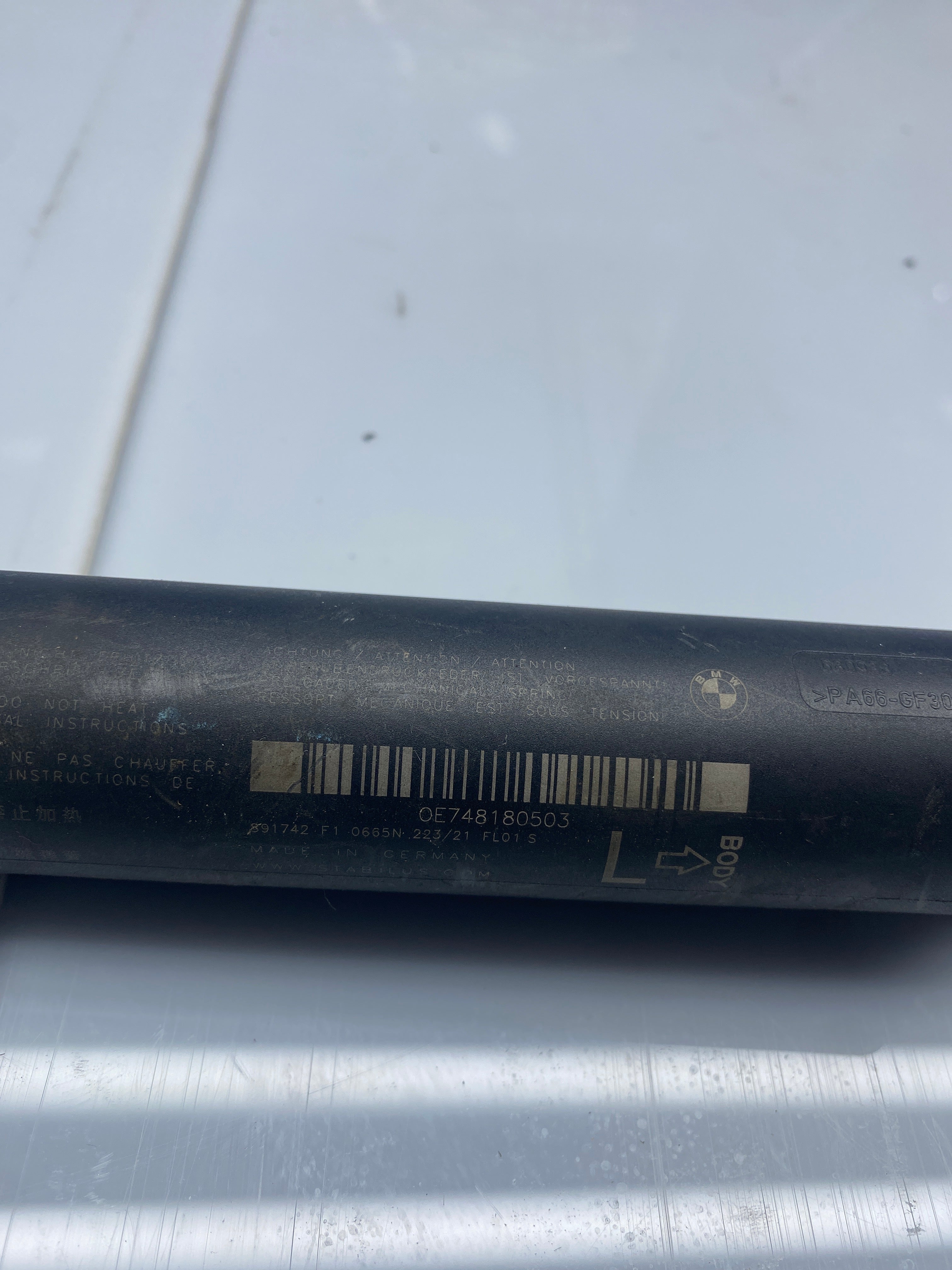 BMW X1 F48 Left Tailgate Gas Strut – 2015–2022 (36364985)