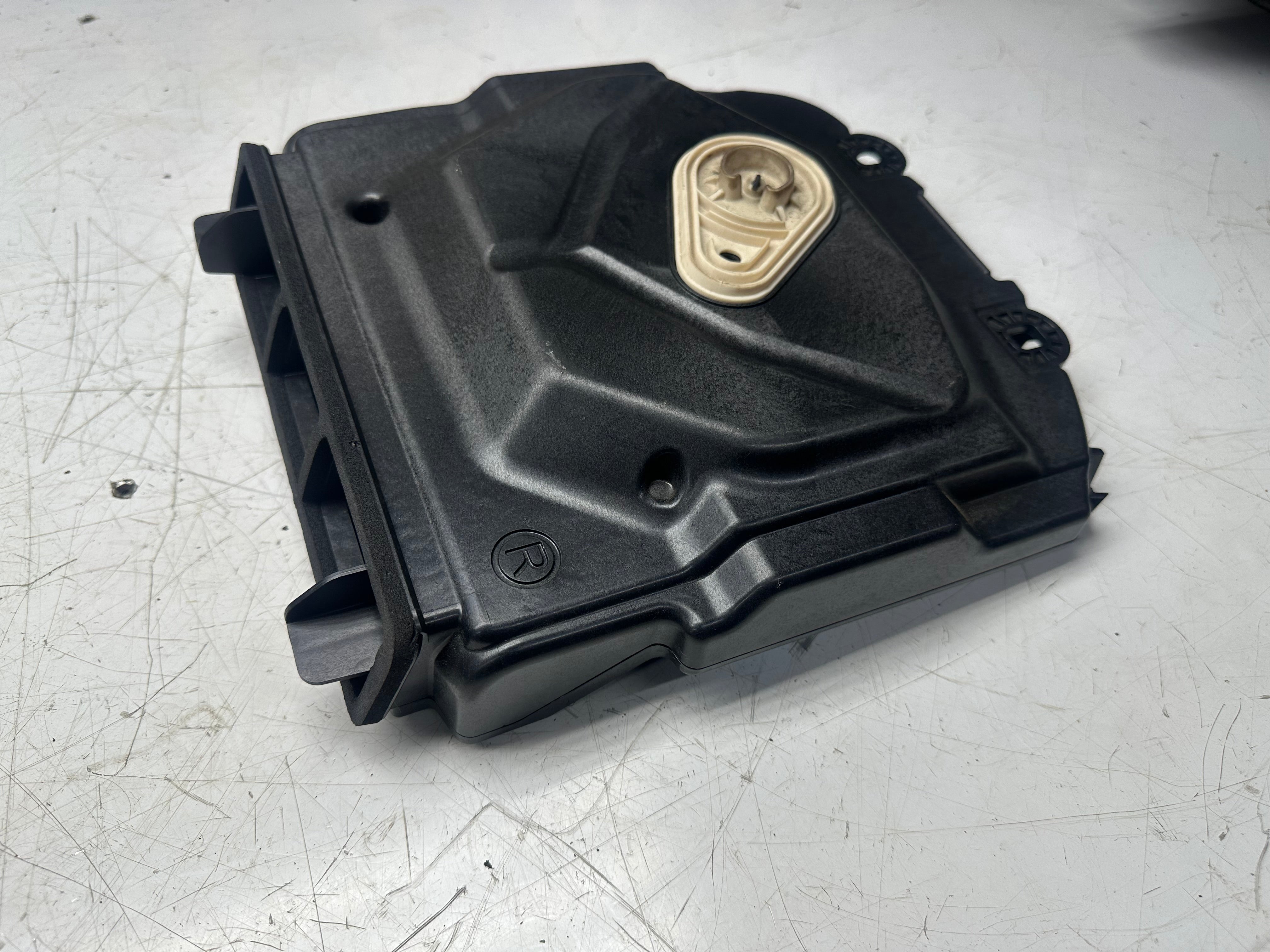 BMW F06 Central Subwoofer Bass Speakers Set (9169685-02) (9169686-02)