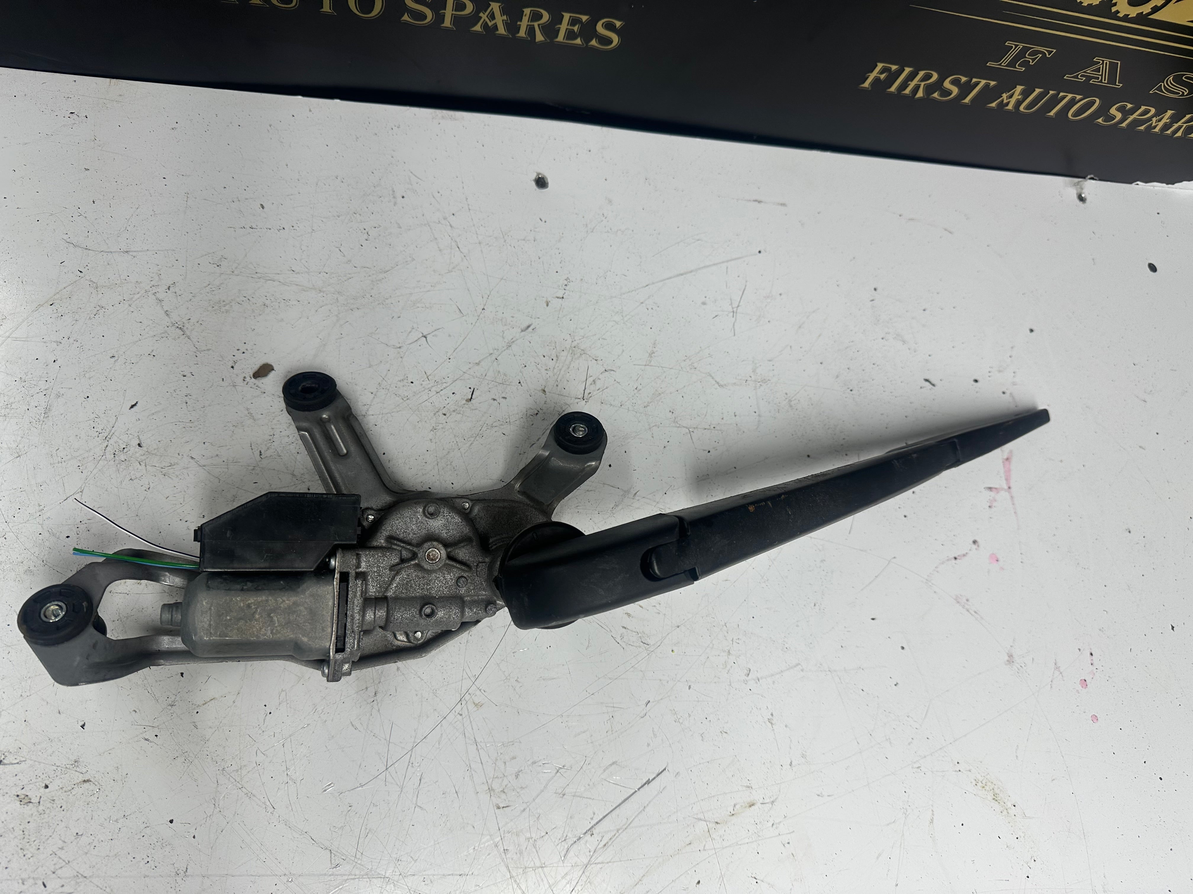 Toyota Yaris Rear Wiper Motor with Wiper (85130-K0040)