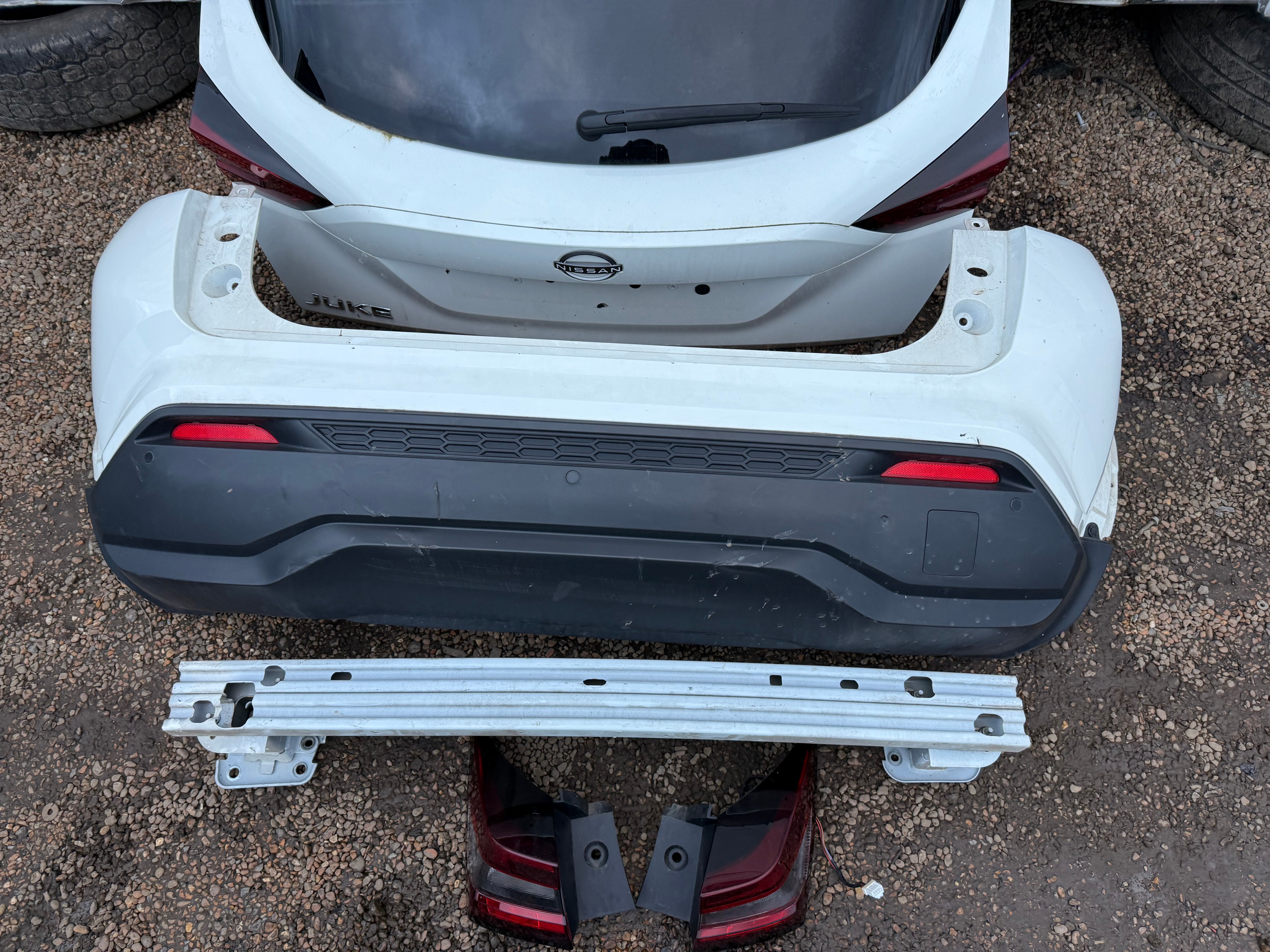 Nissan Juke 2022 Complete Back End