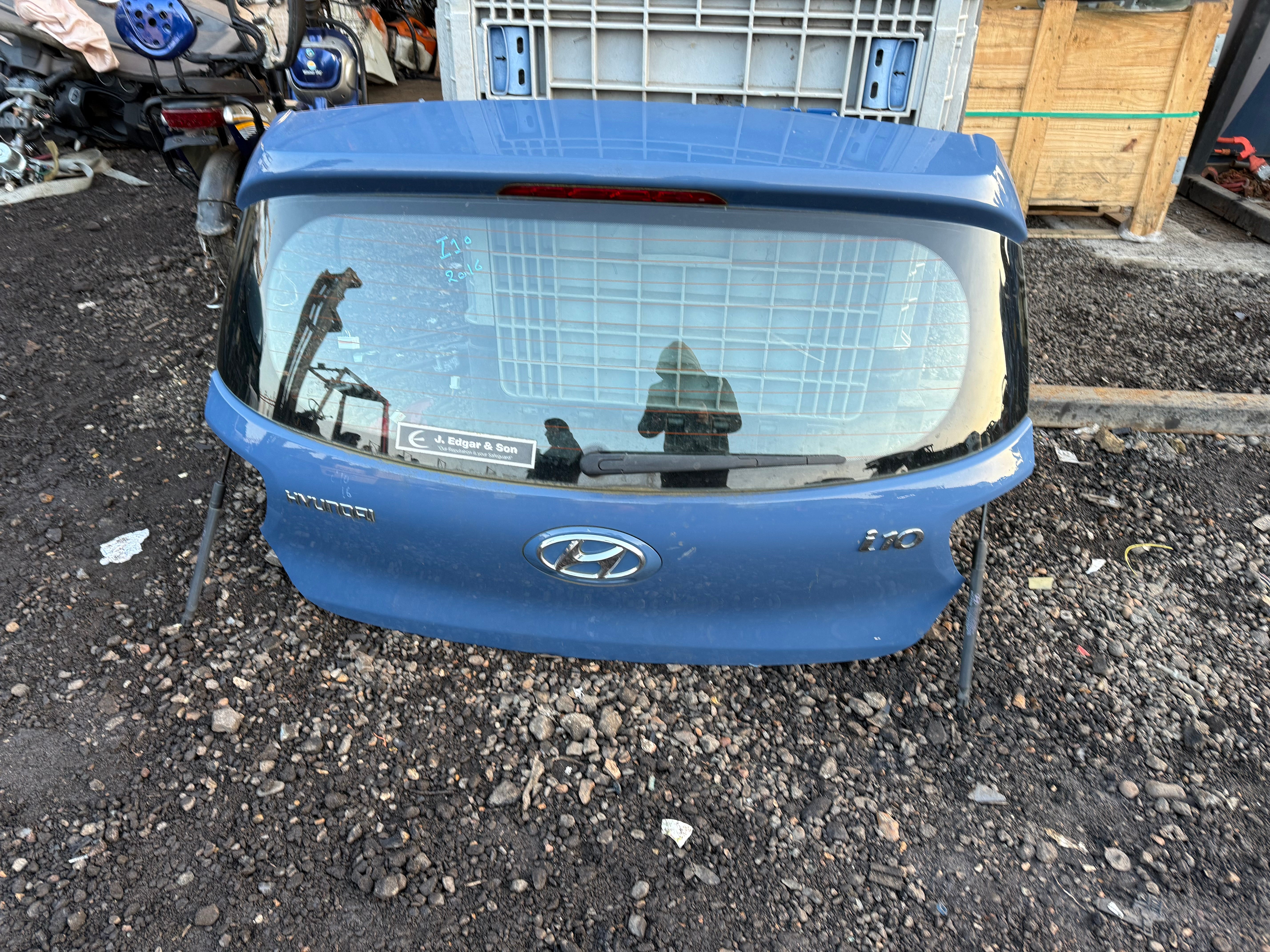 Hyundai i10 2016 Tailgate in Blue Colour