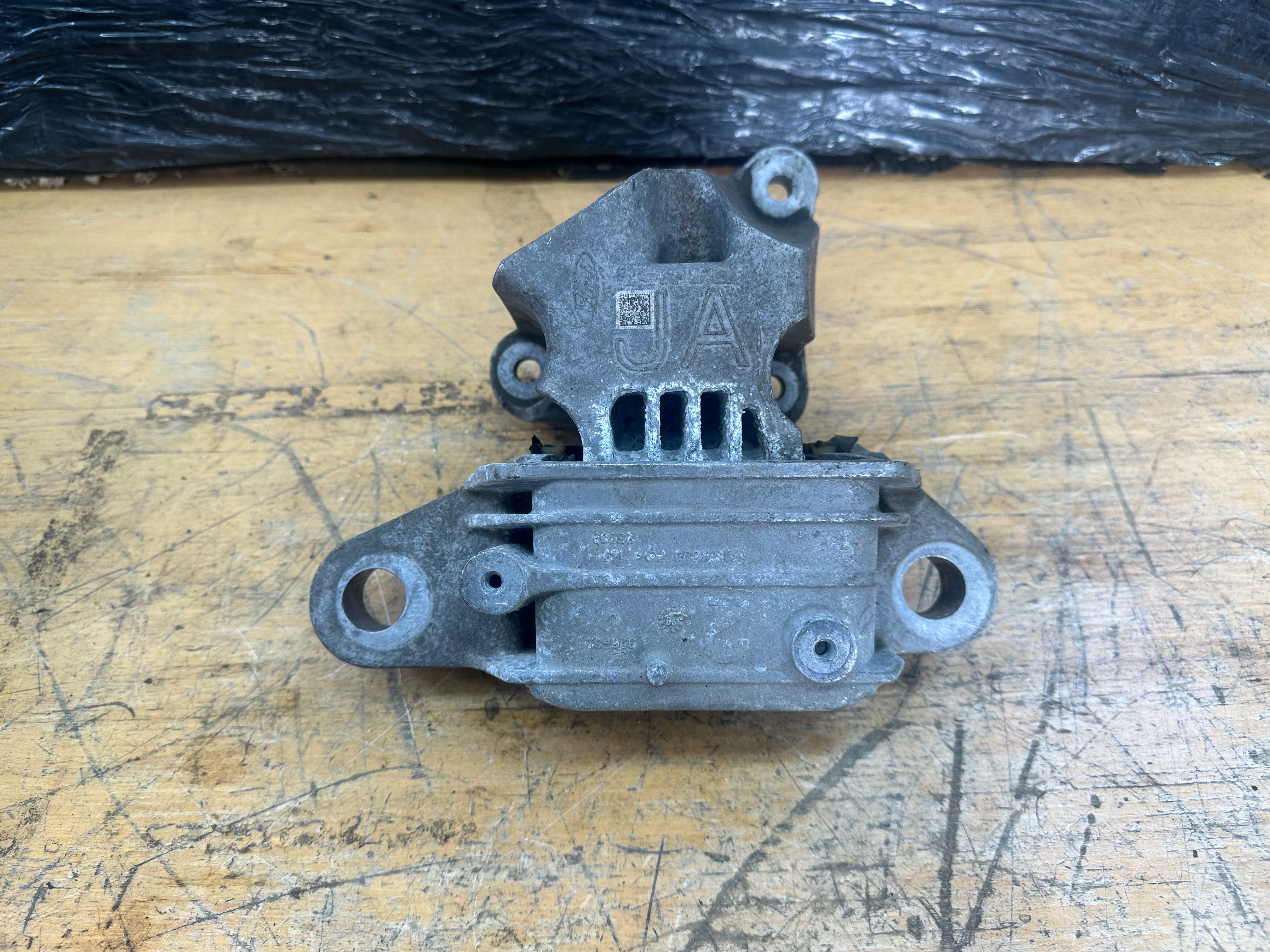 Ford Focus 2019 1.0 Petrol Gearbox Mount (JX61-7M121-AD)