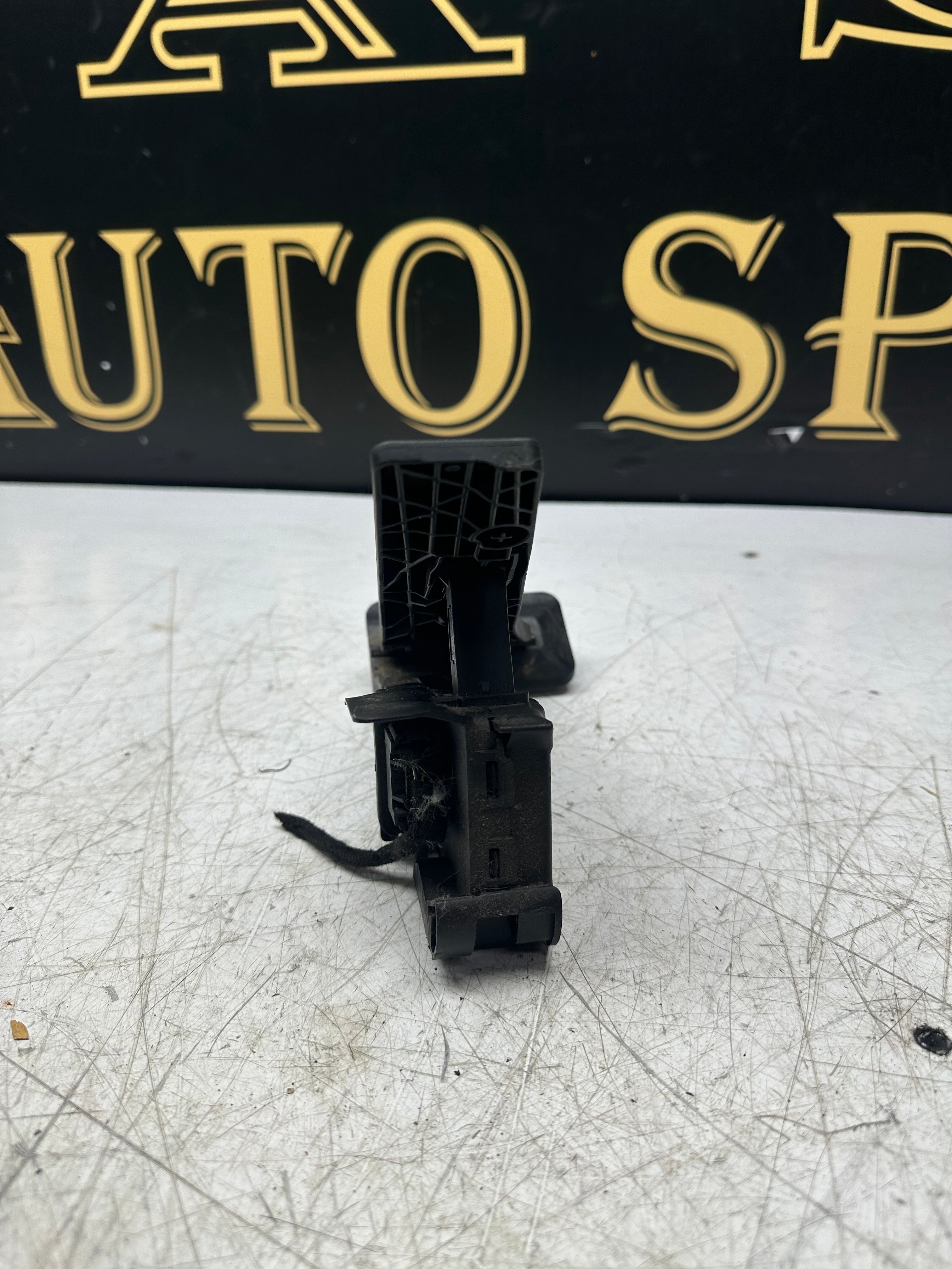 BMW X3 Accelerator Throttle Pedal Assembly (6853175)