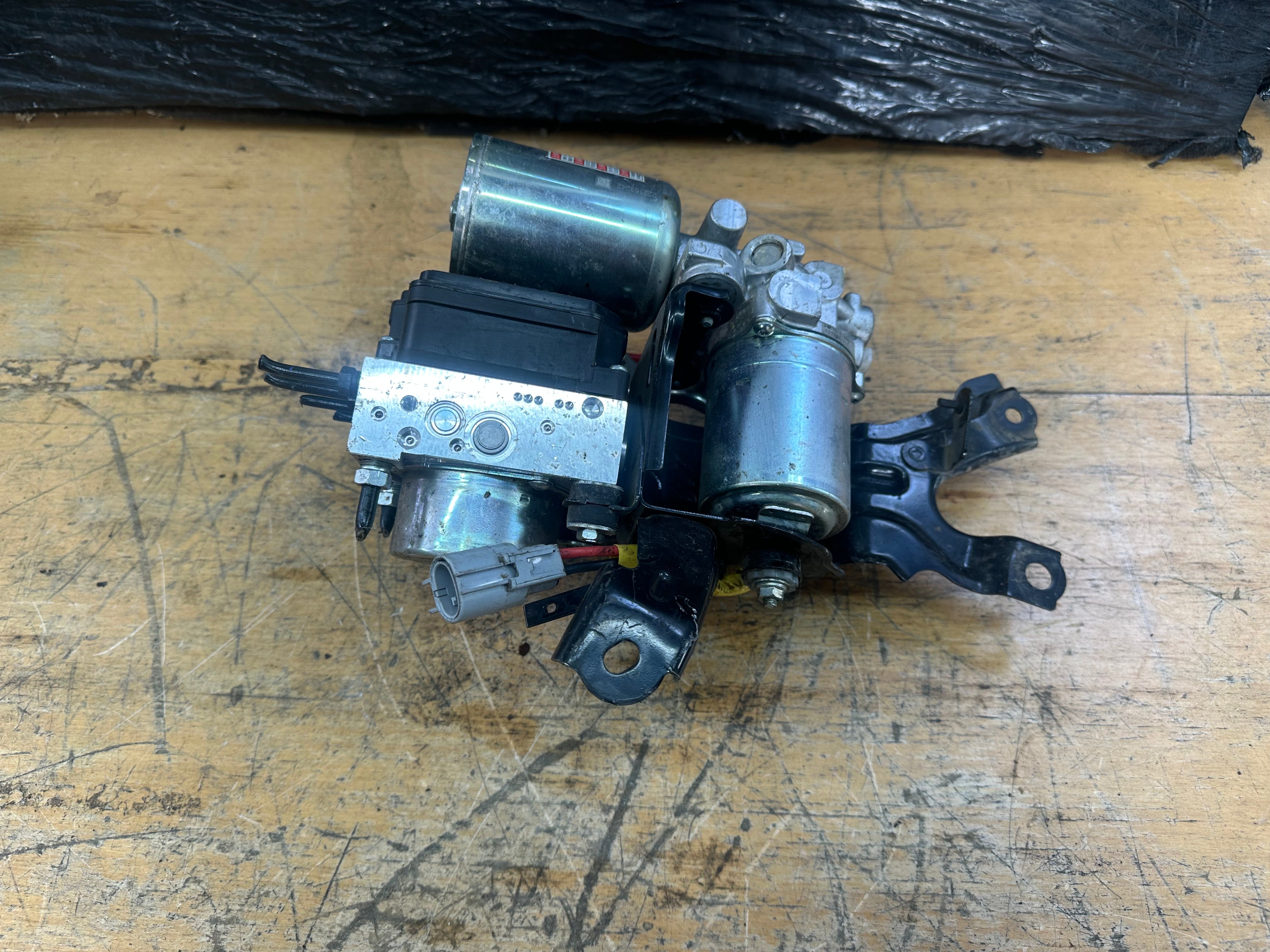 Toyota RAV4 2019-2023 Brake Booster ABS Pump (47070-42070) (44510-42220)