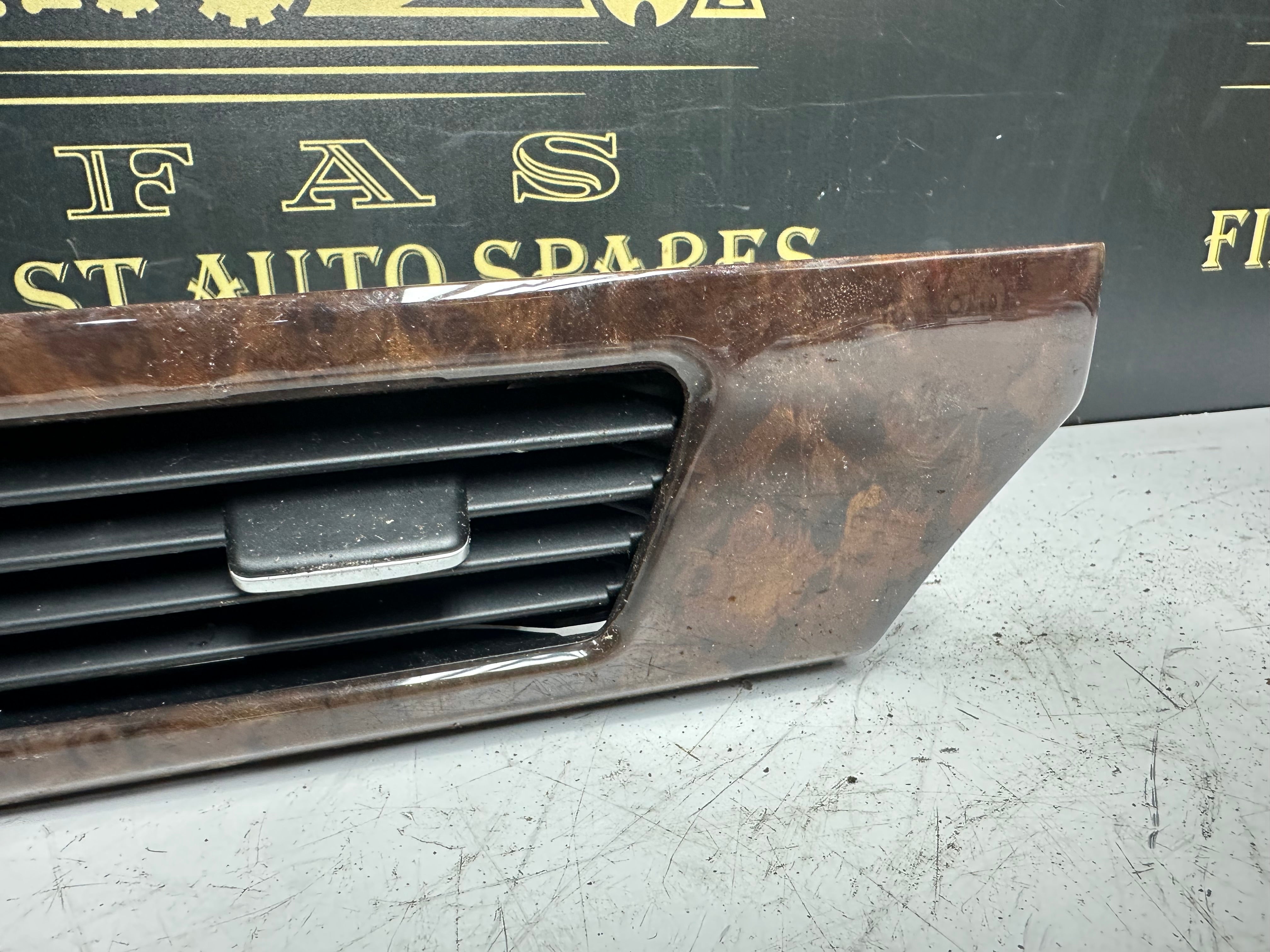 BMW E90 320i 2005 Right Trim Dash Air Grille Vent (6422 7144248 04)