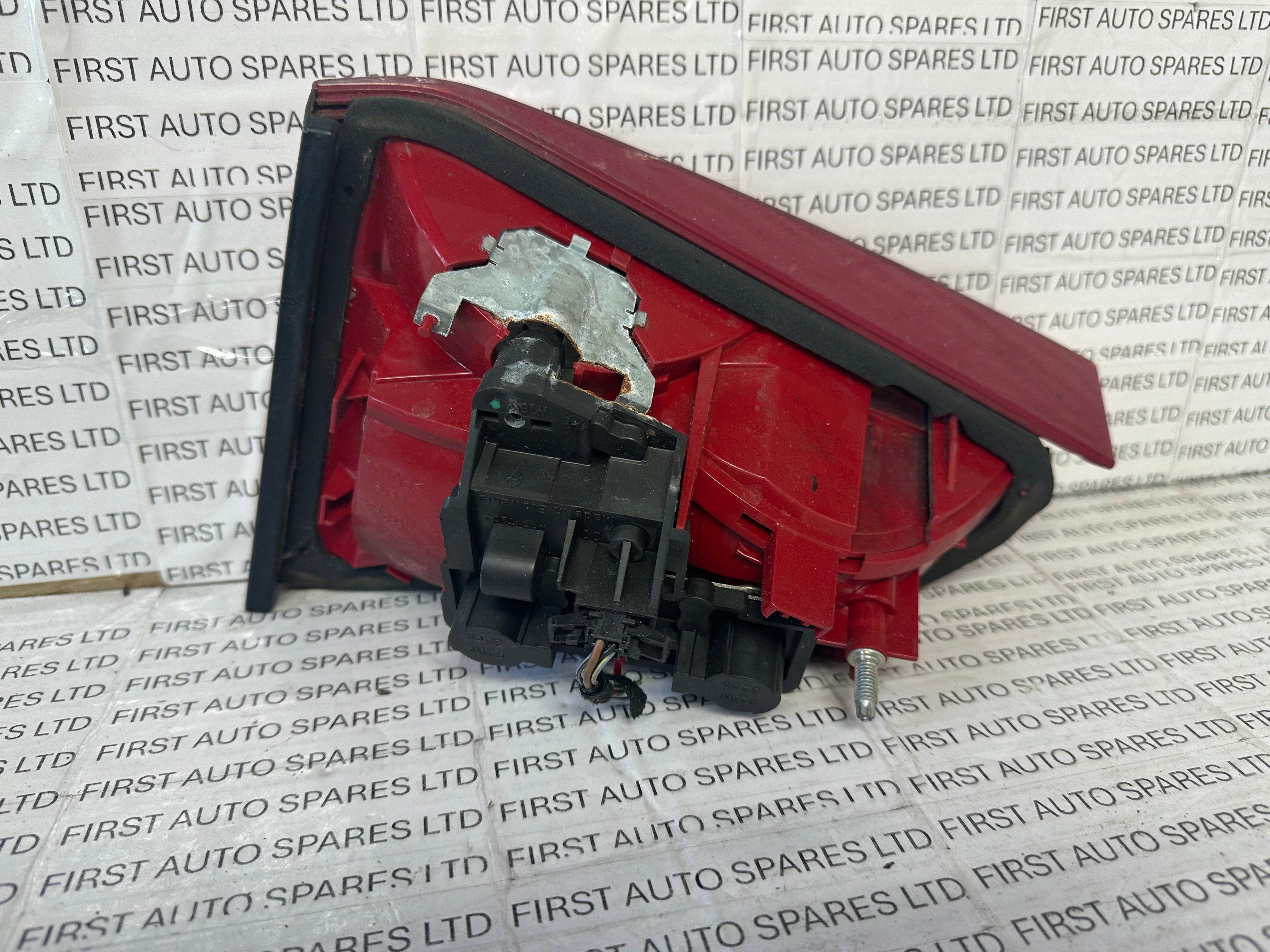 Audi A4 B8 Inner Left Rear Tail Light (8K5945093D)
