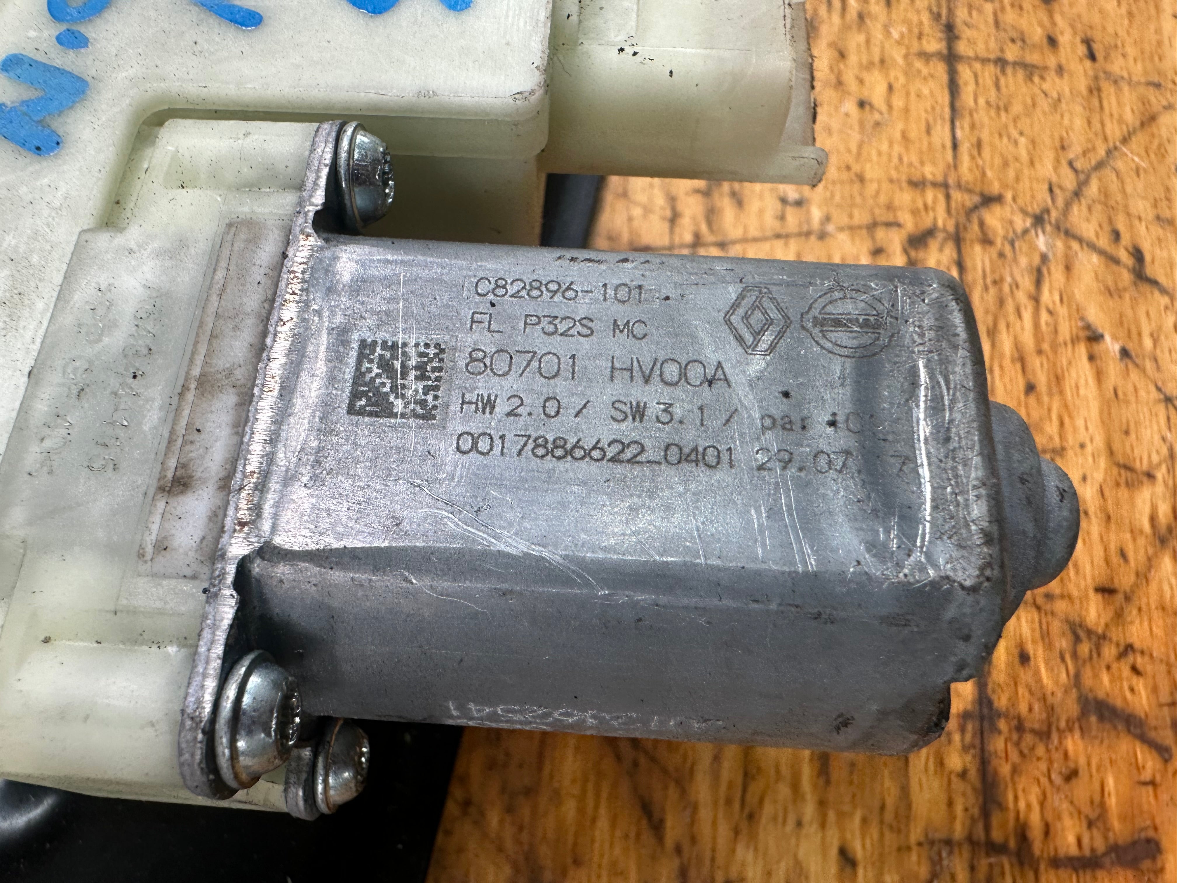 Nissan Qashqai J11 2018 Front Left N/S/F Window Regulator (80701 HV00A) (C82896-101)