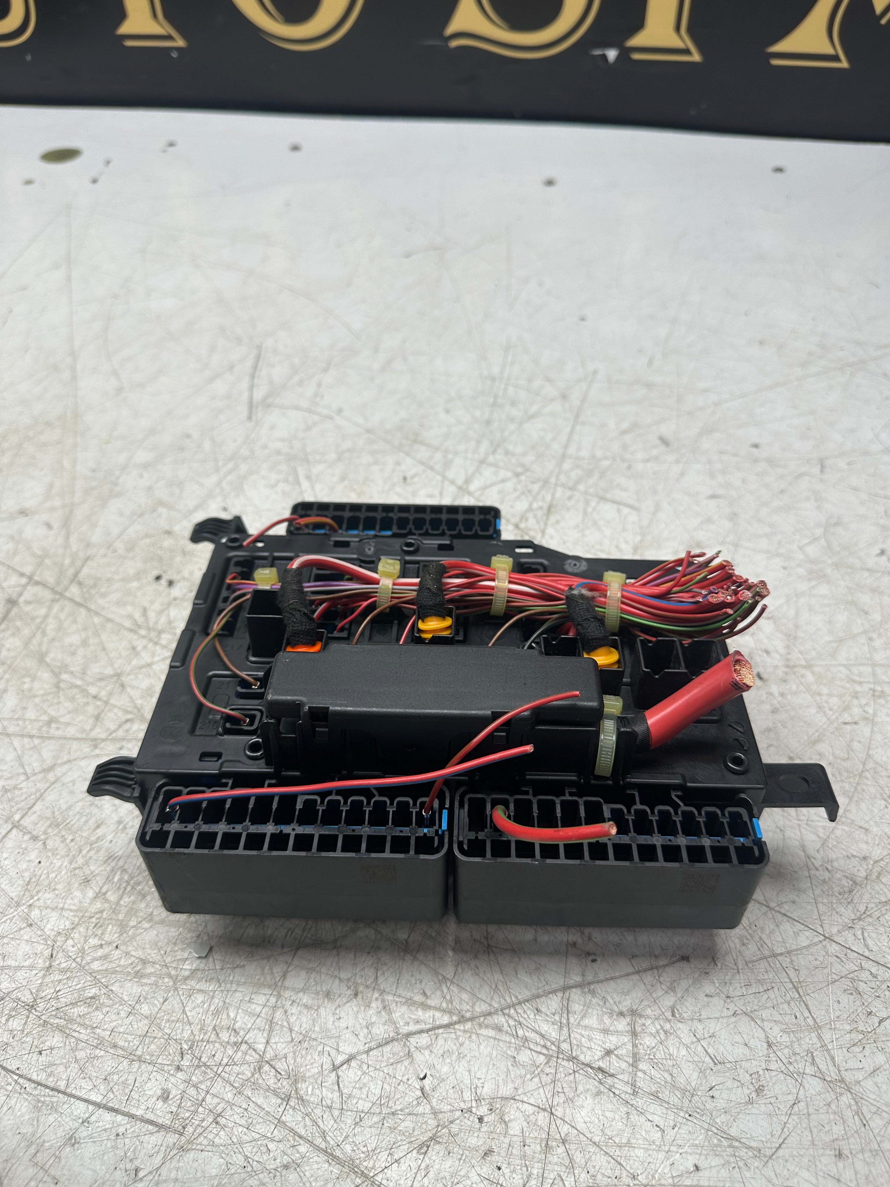 BMW 1 Series / 2 Series / X1 / X2 Rear Fuse Box 9360501 – 2014–2025