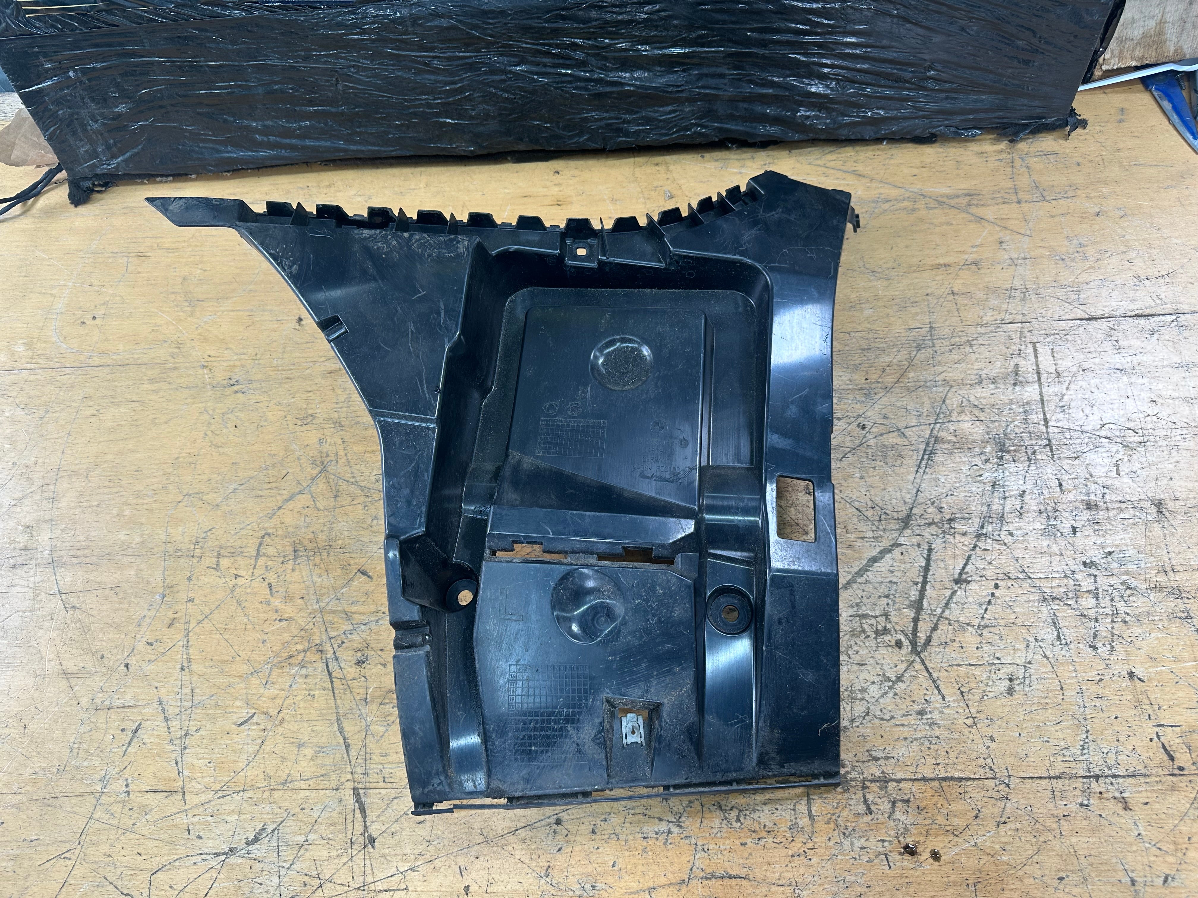 BMW 6 Series F06 F12 F13 Rear Bumper Bracket Left Passenger Side (7223165)