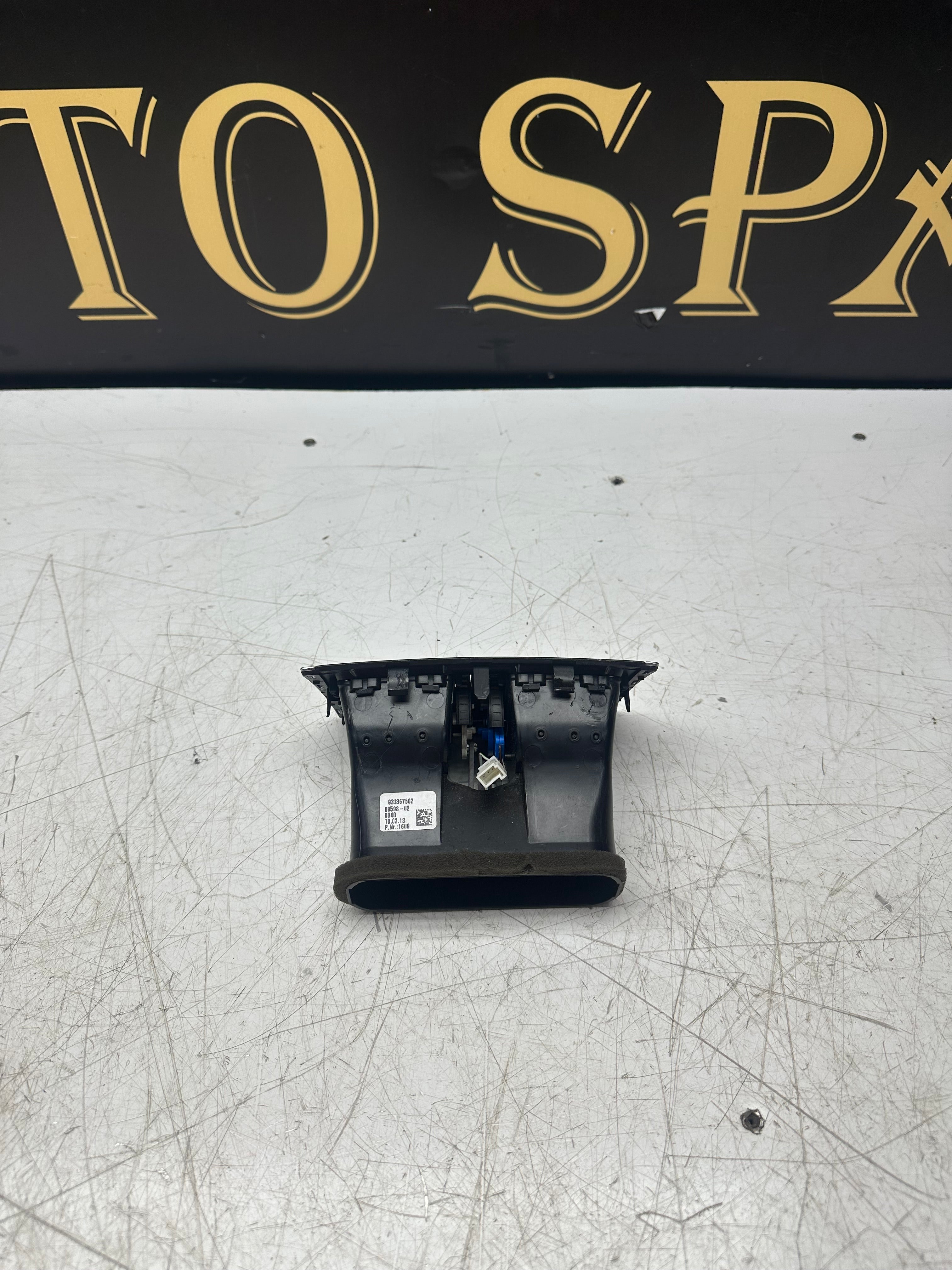 BMW 3 Series F31 Rear Air Vent Console Trim (M Sport LCI) (2015–2019)(9207330)