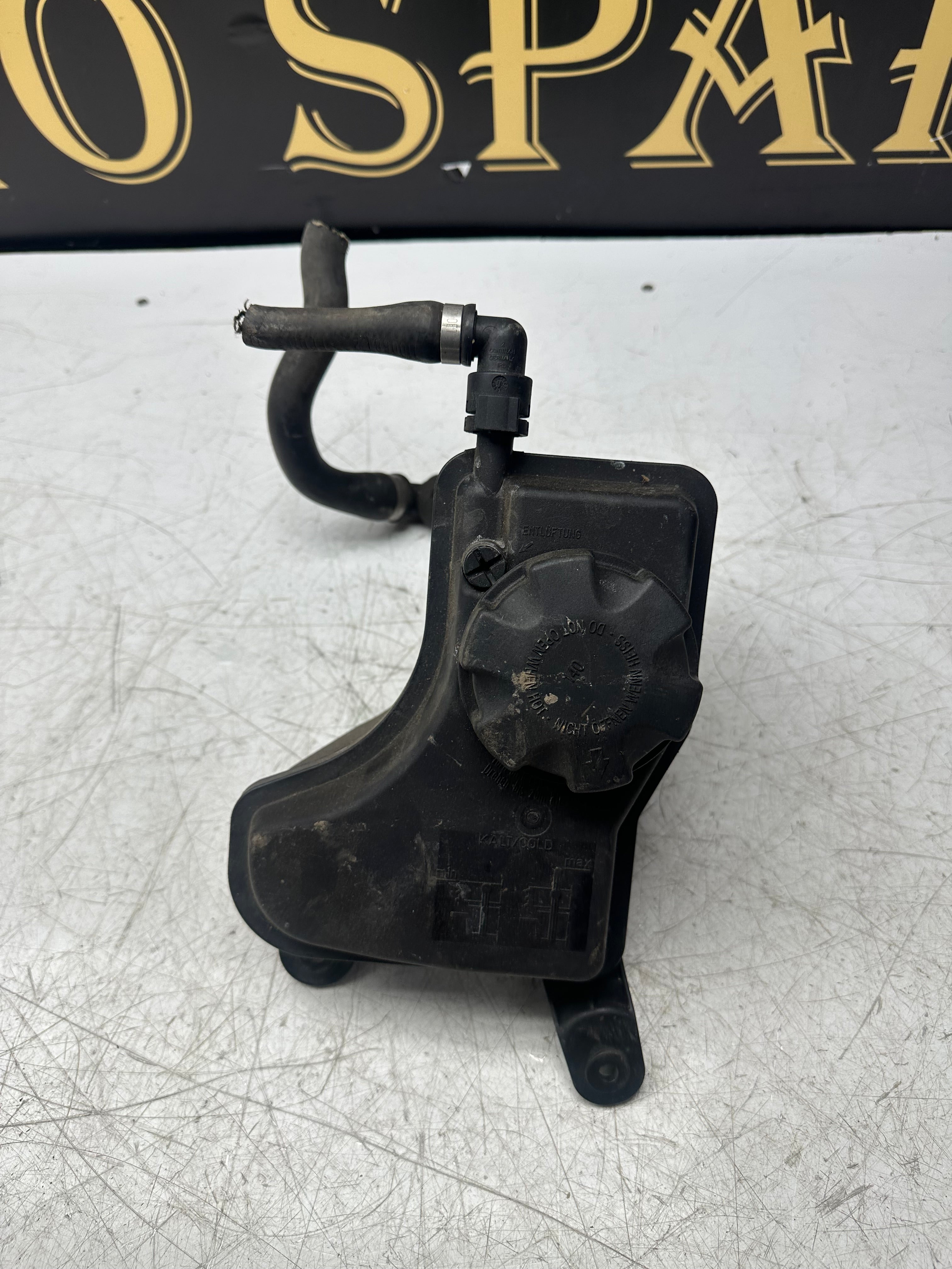 BMW 3 Series F30 Diesel Engine Coolant Expansion Tank (2011–2019)(781059202)