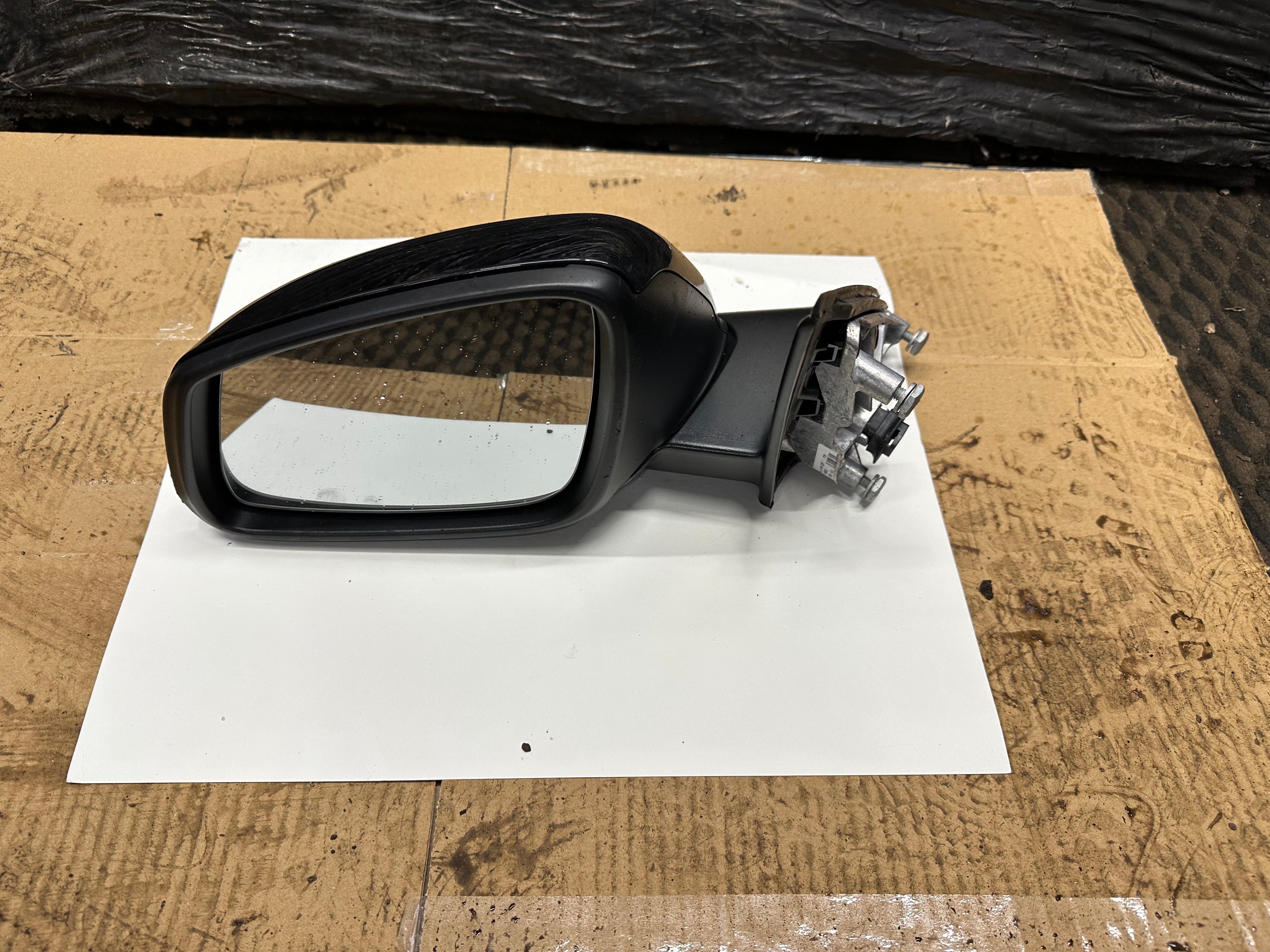 BMW X1 F48 2021  Left Passenger N/S Wing Mirror 5-Pin Plug (233656069)