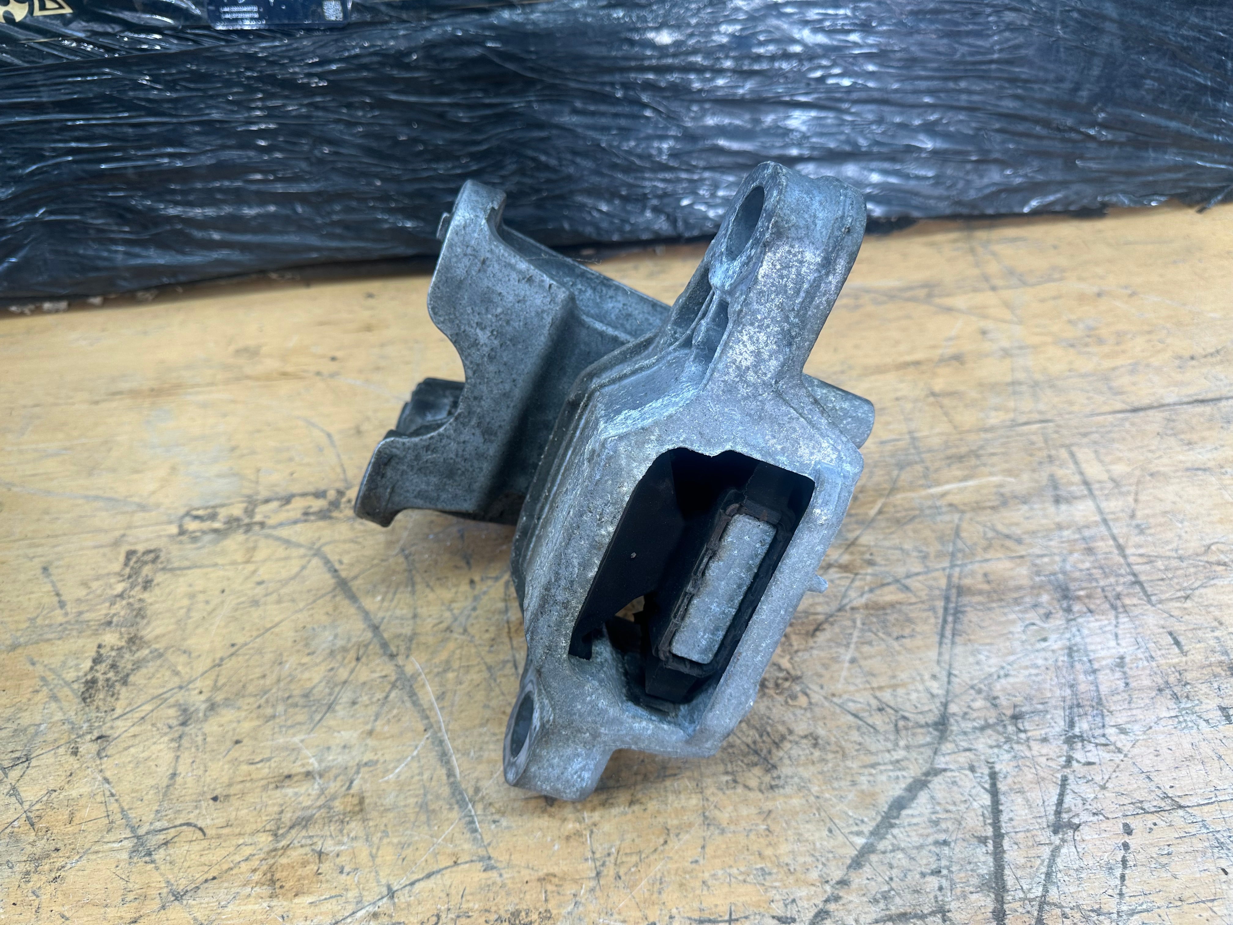 Ford Focus 2019 1.0 Petrol Gearbox Mount (JX61-7M121-AD)