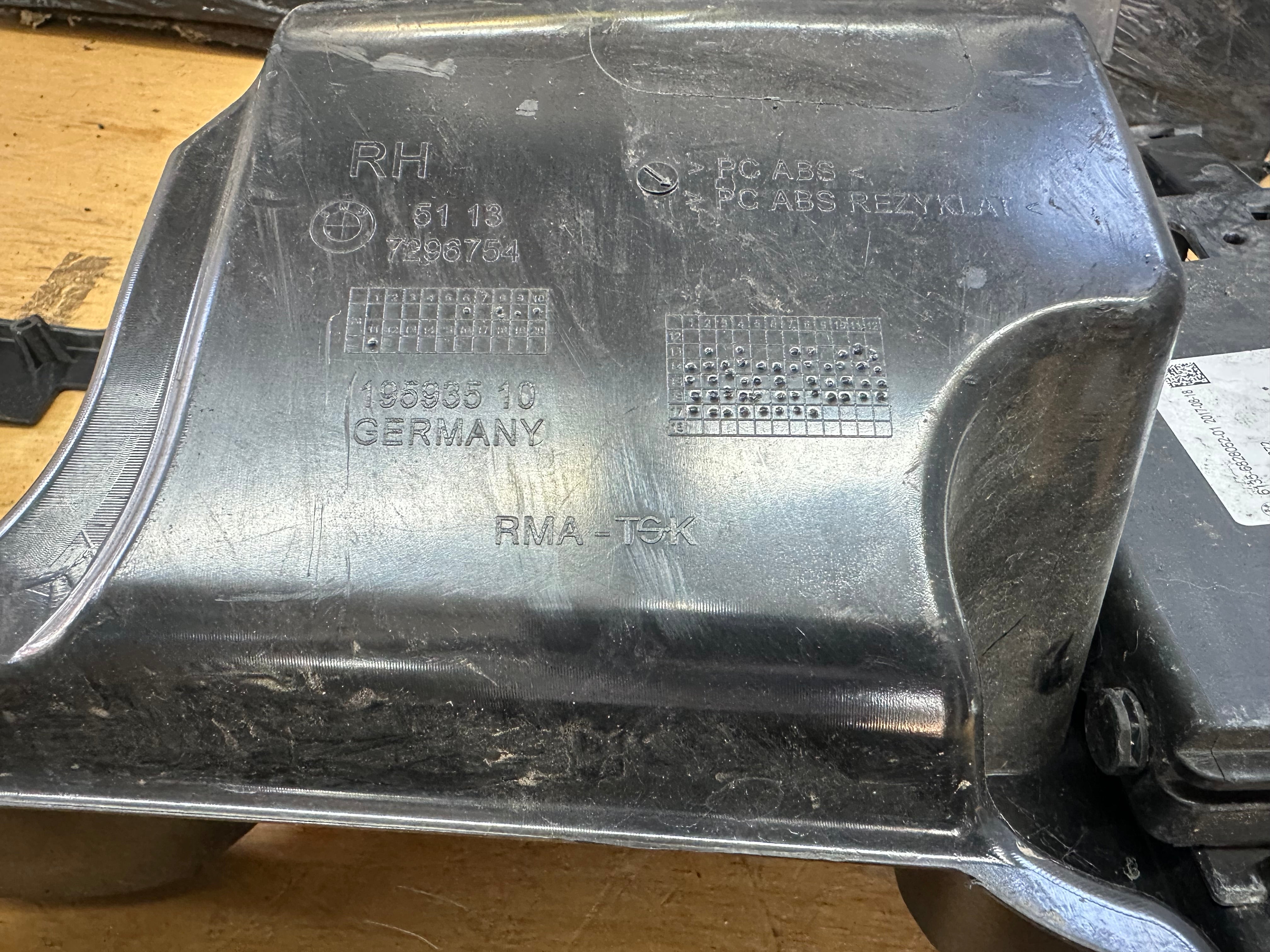 BMW i3 Panel Bracket Rear Right Support Panel Mounting (7296754)