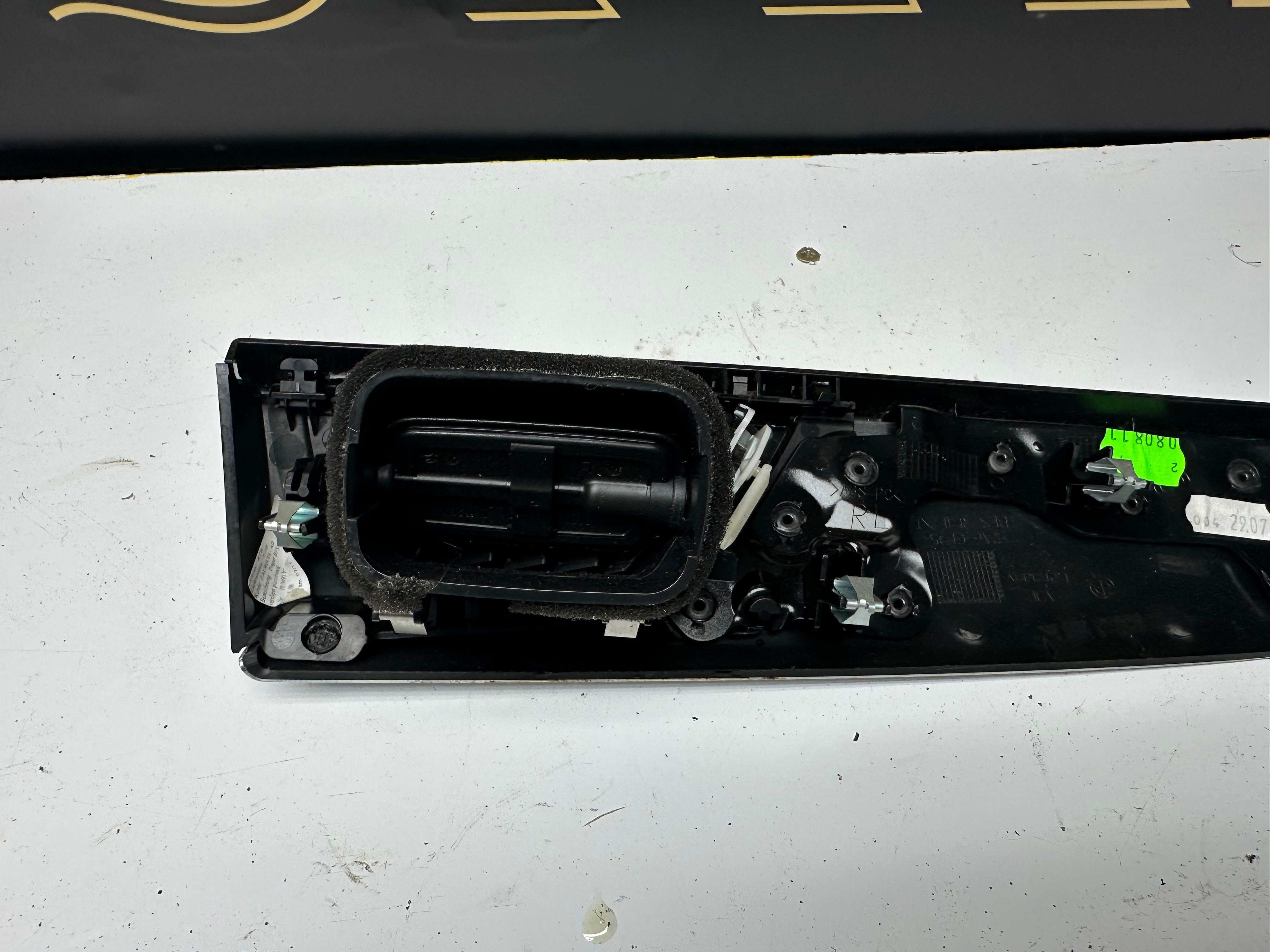 BMW 1 Series Sport F20 2012 Front Right Side Air Vent + Trim (9205355-06)