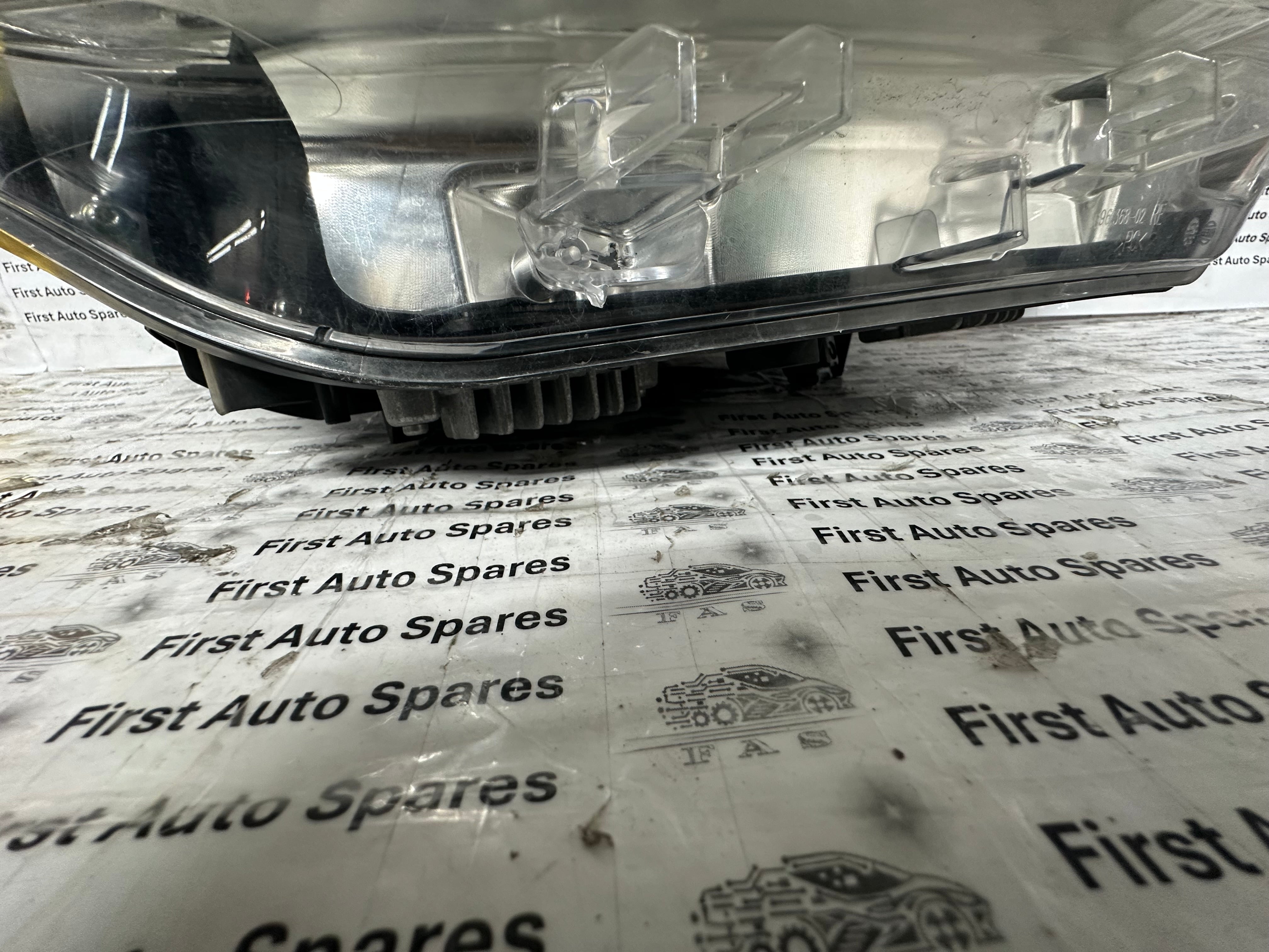 BMW 1 Series F21 Right LED Headlight (7214790-01)