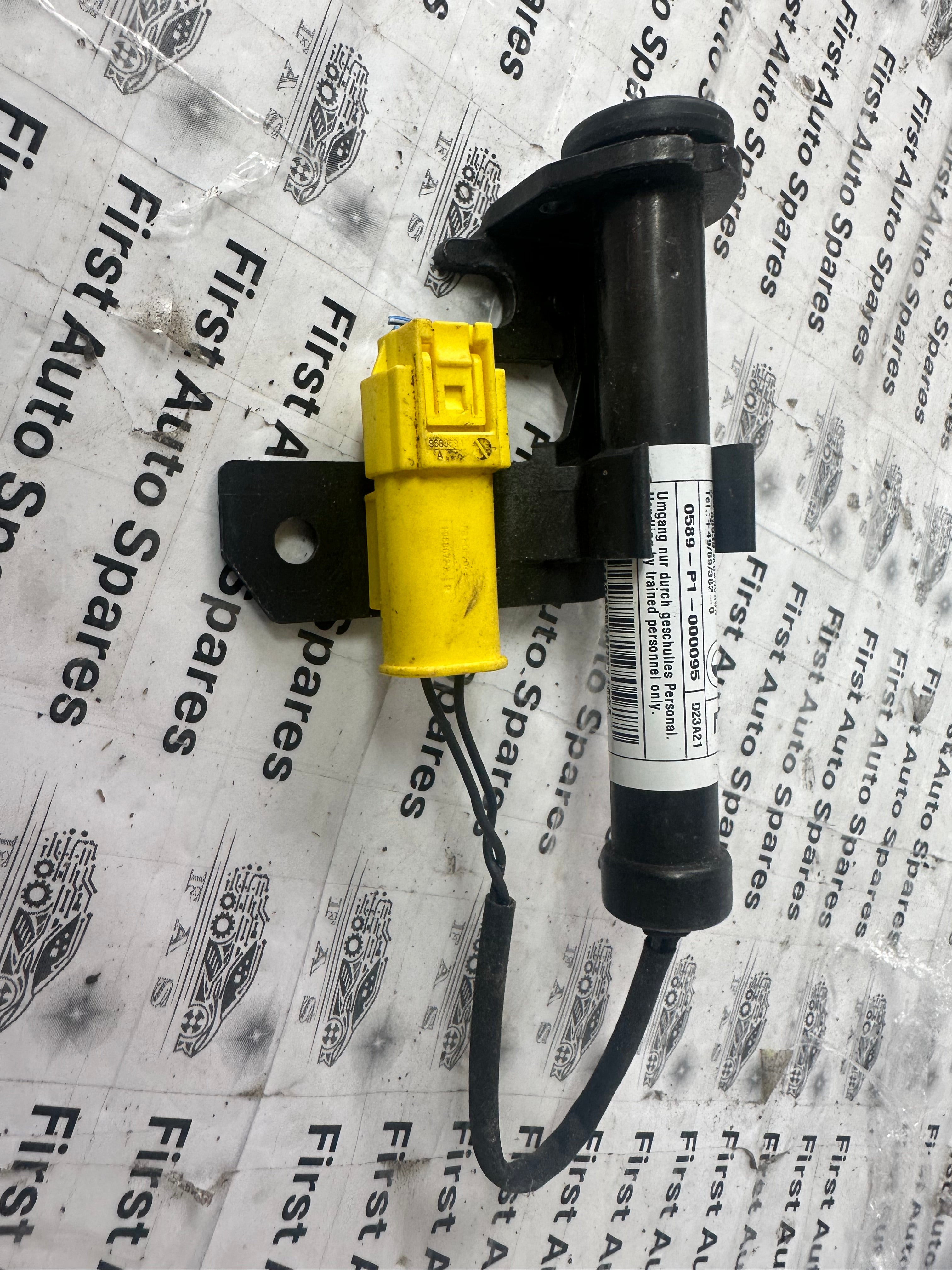 BMW 4 Series G22 G23 2020 Left Bonnet Actuator (0589-P1-000095)