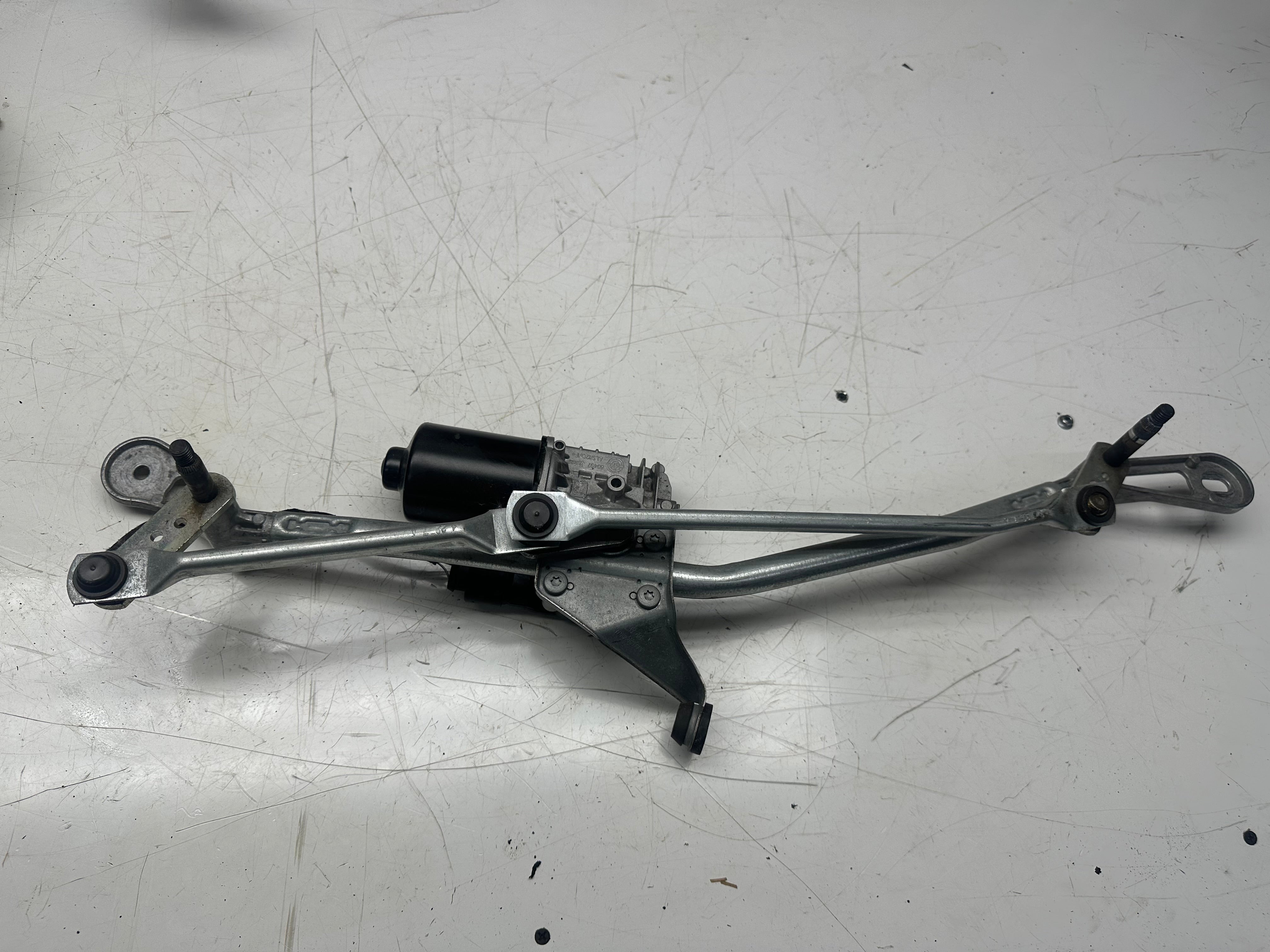 BMW 5 Series G30 G31 Front Wiper Motor (W000061595) (W000061430)