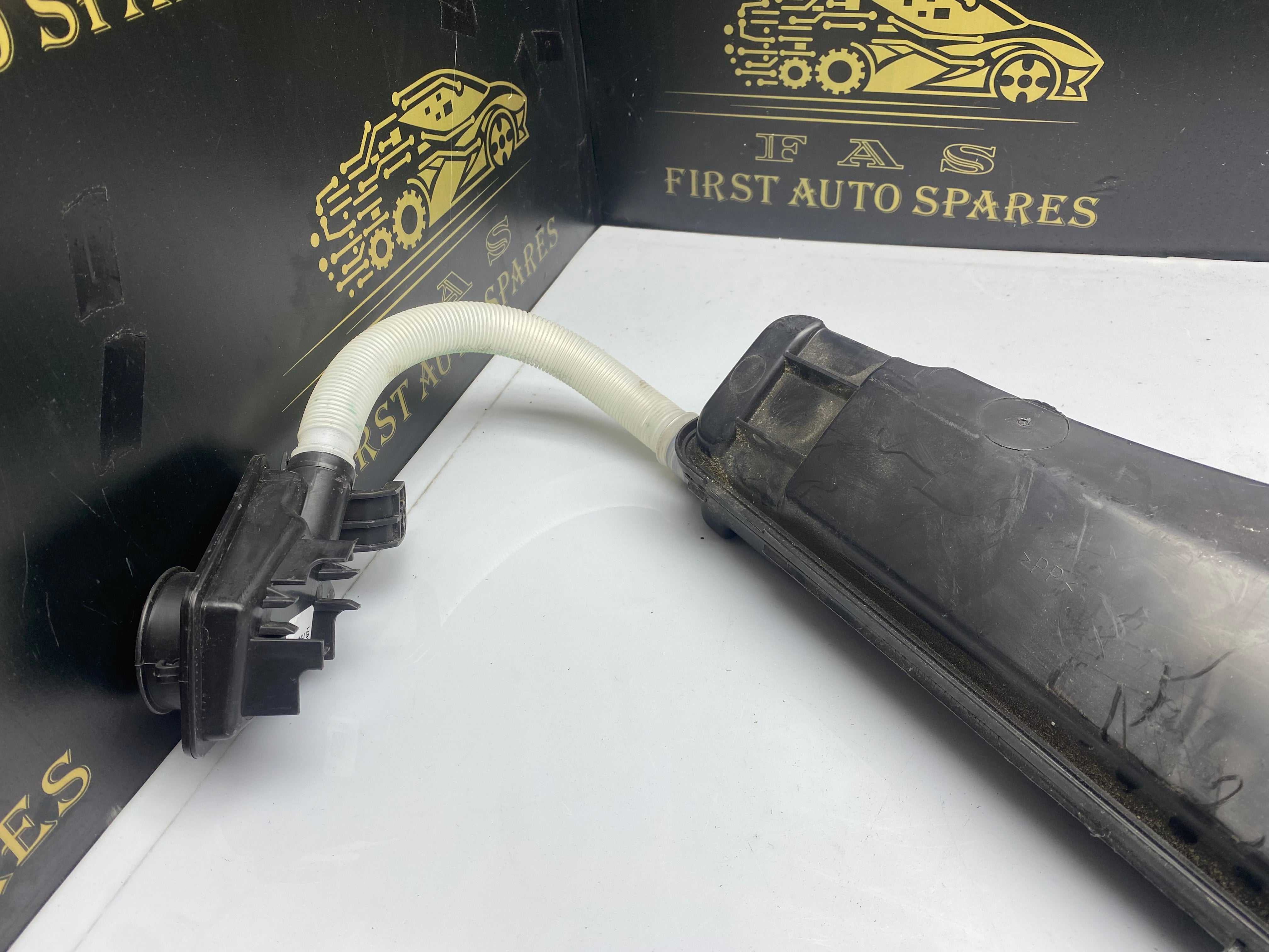 BMW X3 G01 G01 LCI /X4 G02/X3M F97/X4M F98 Windscreen Washer Bottle with Pump Motors (7399029)
