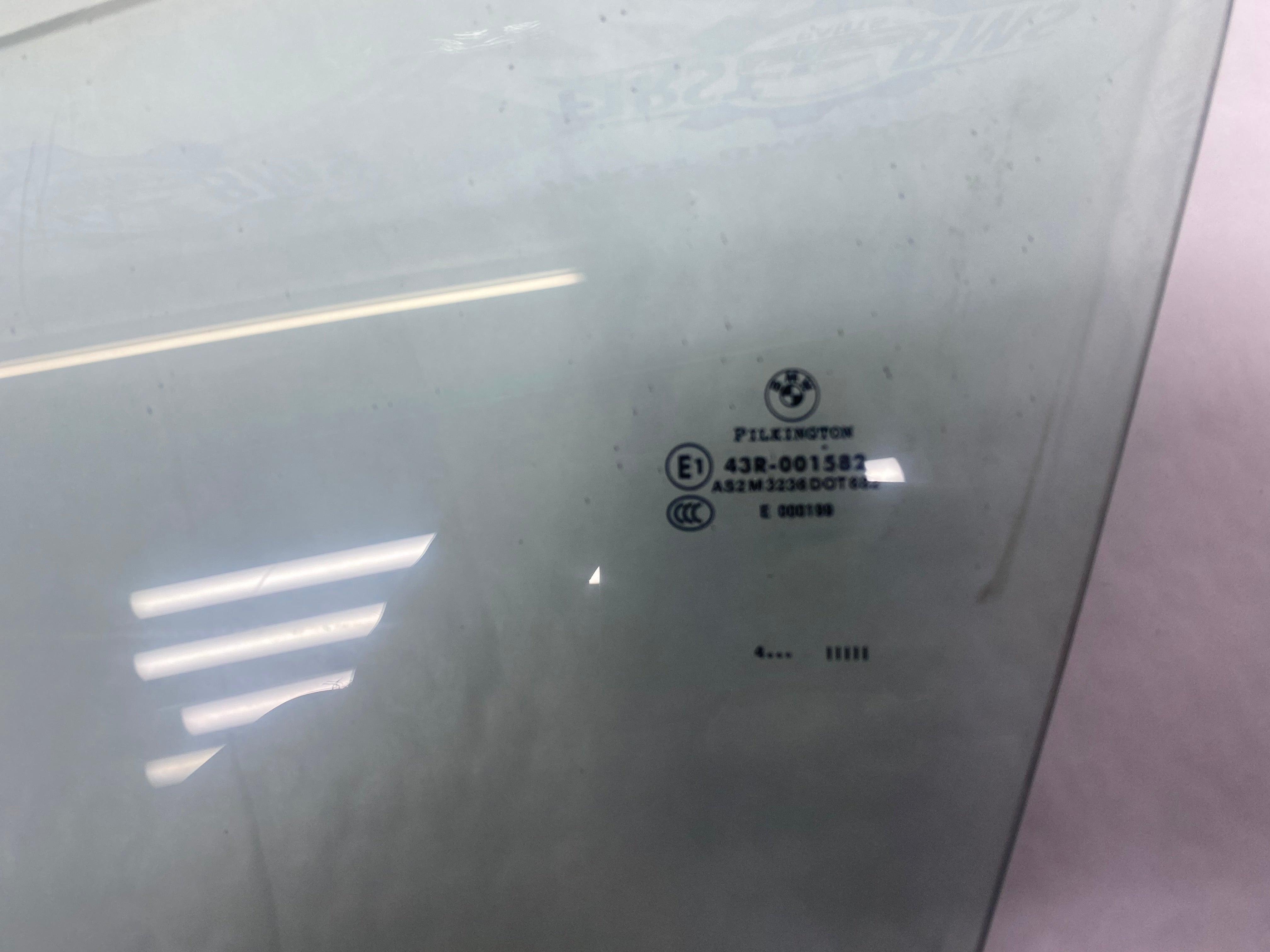 BMW E87 Front Passenger Side Window Glass – 2004–2011