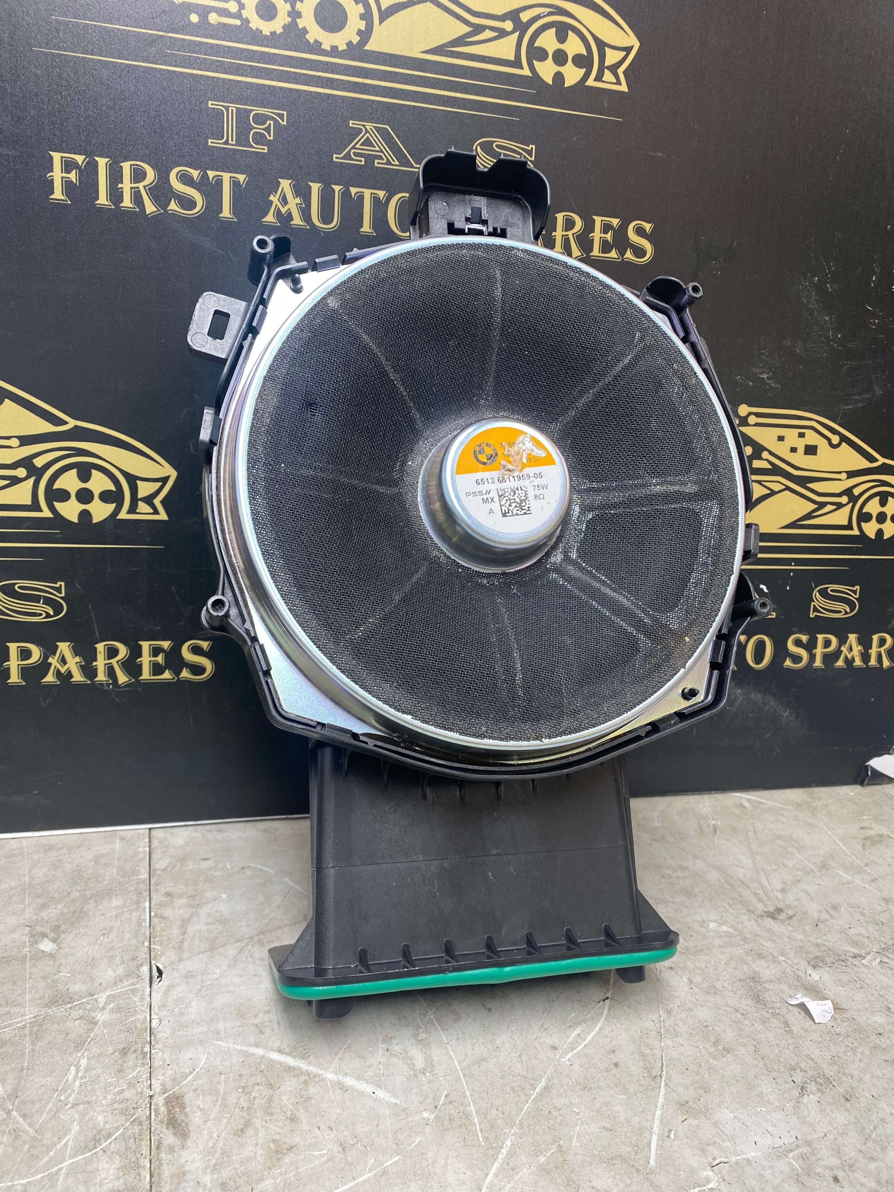 BMW X3 / X4 Subwoofer Speaker Harman Kardon 6811959