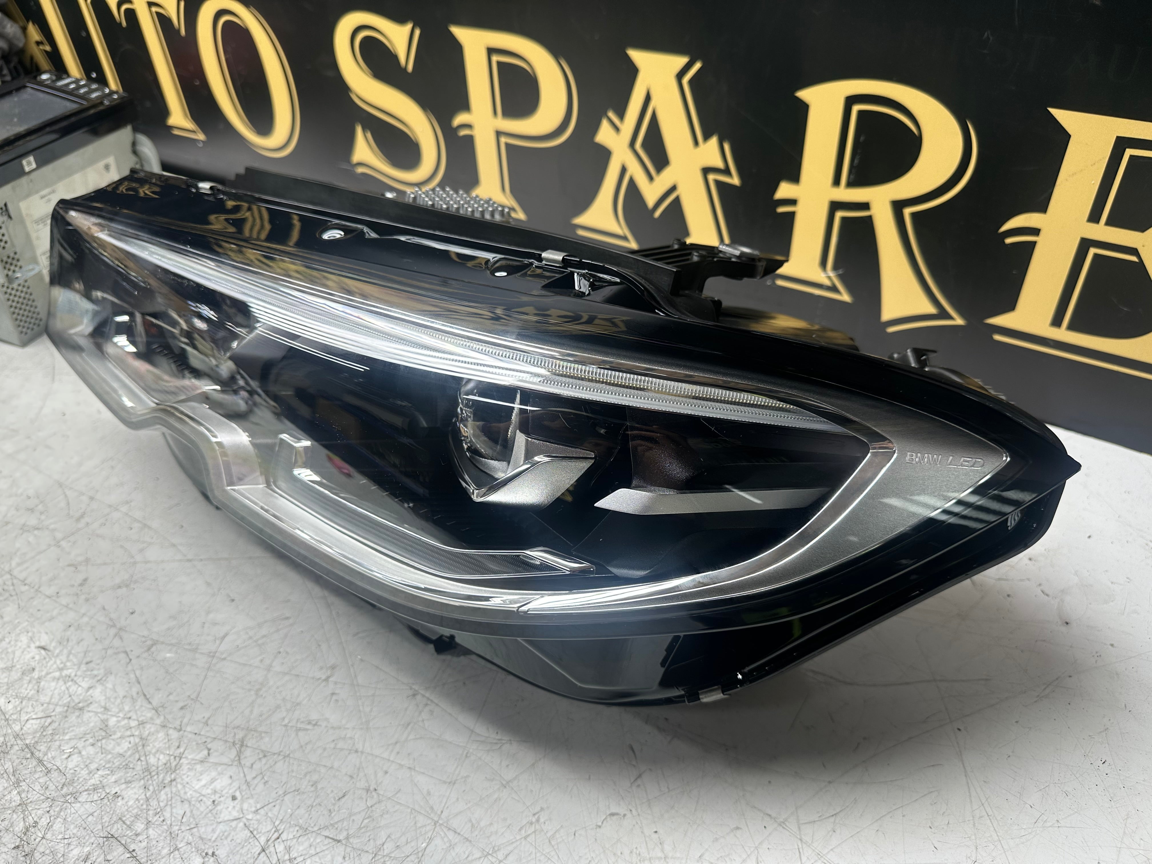 BMW 3 Series G20 / G28 Complete LED Headlight Passenger Side (9481703-07)