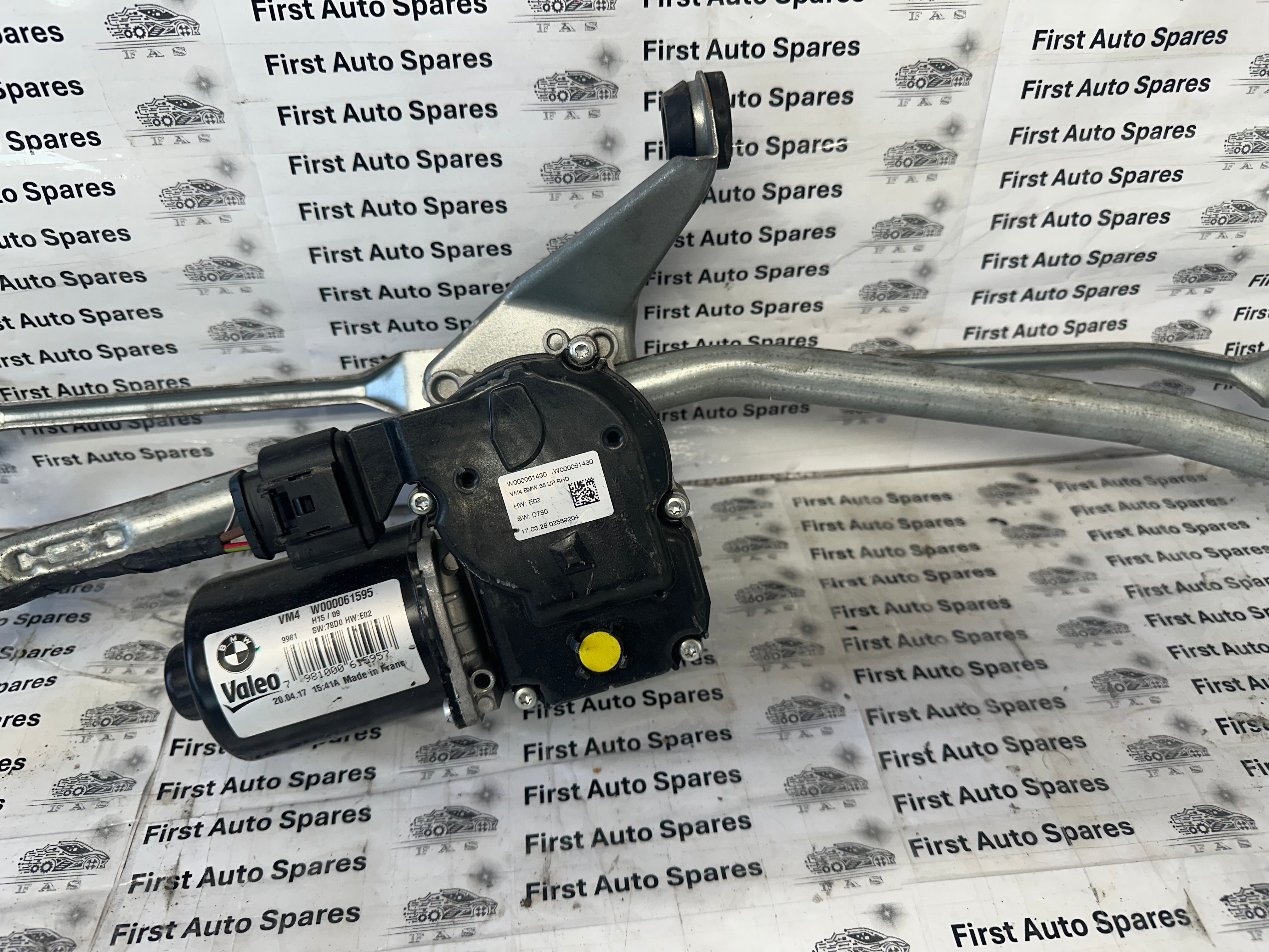 BMW 5 Series G30 G31 Front Windscreen Wiper Motor & Linkage (W000061595)