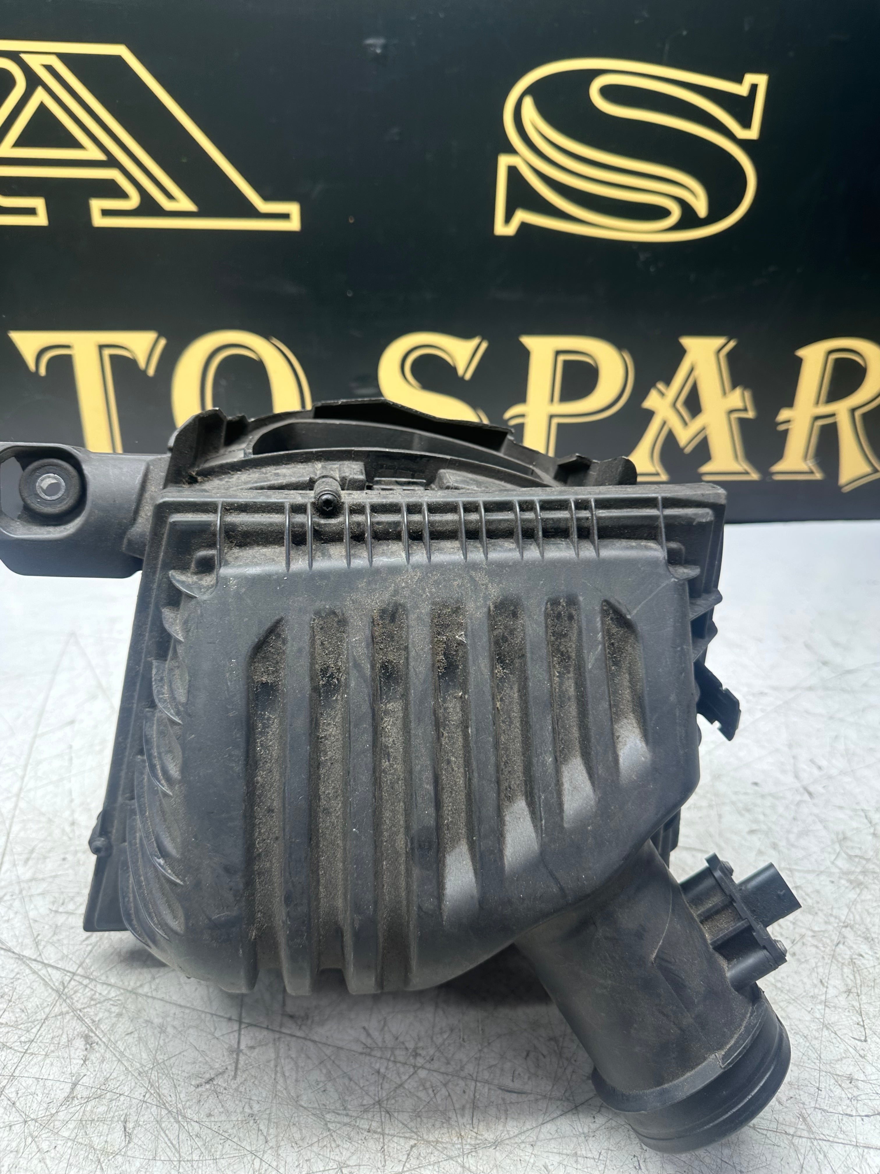 BMW 2 Series F45 Air Filter Box Housing 8513916 – 2014–2021