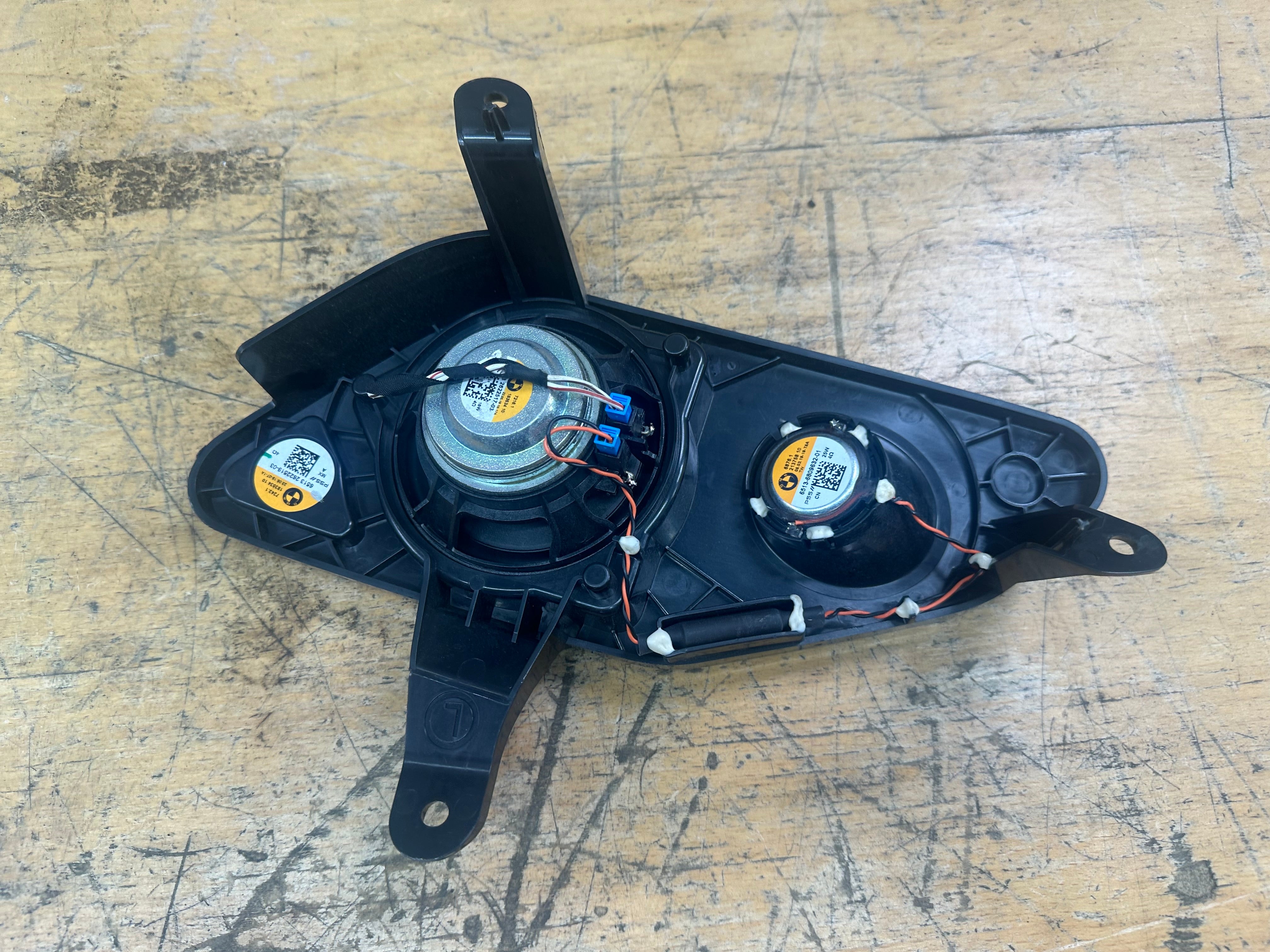 BMW X5 G05 2019 Rear Passenger Left Door Speaker (2622517) (30963640) (2622519)