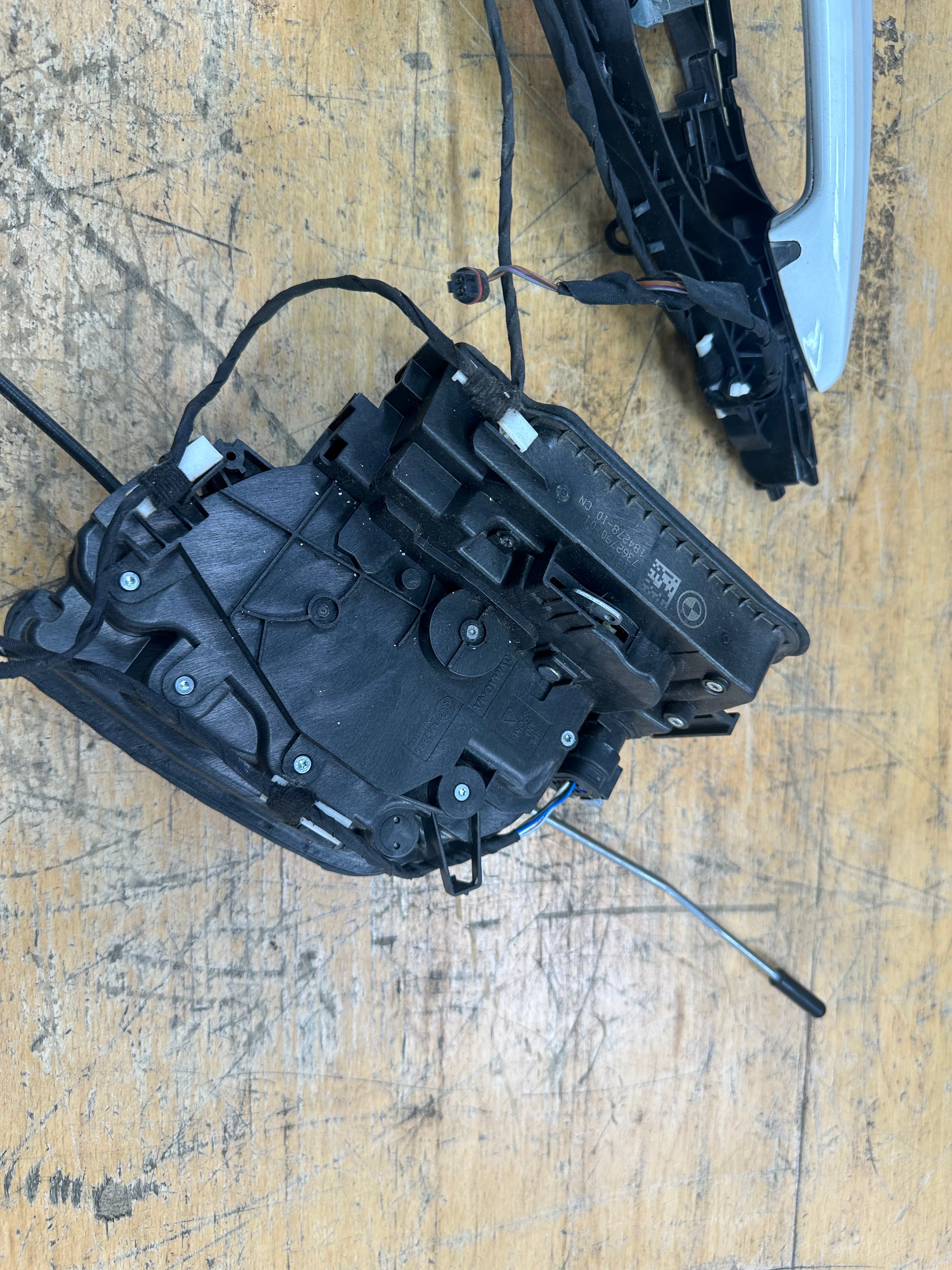 BMW X6 F16 X5 F15 Right Front Driver’s Door Lock & Handle (7362790) (184278-10)