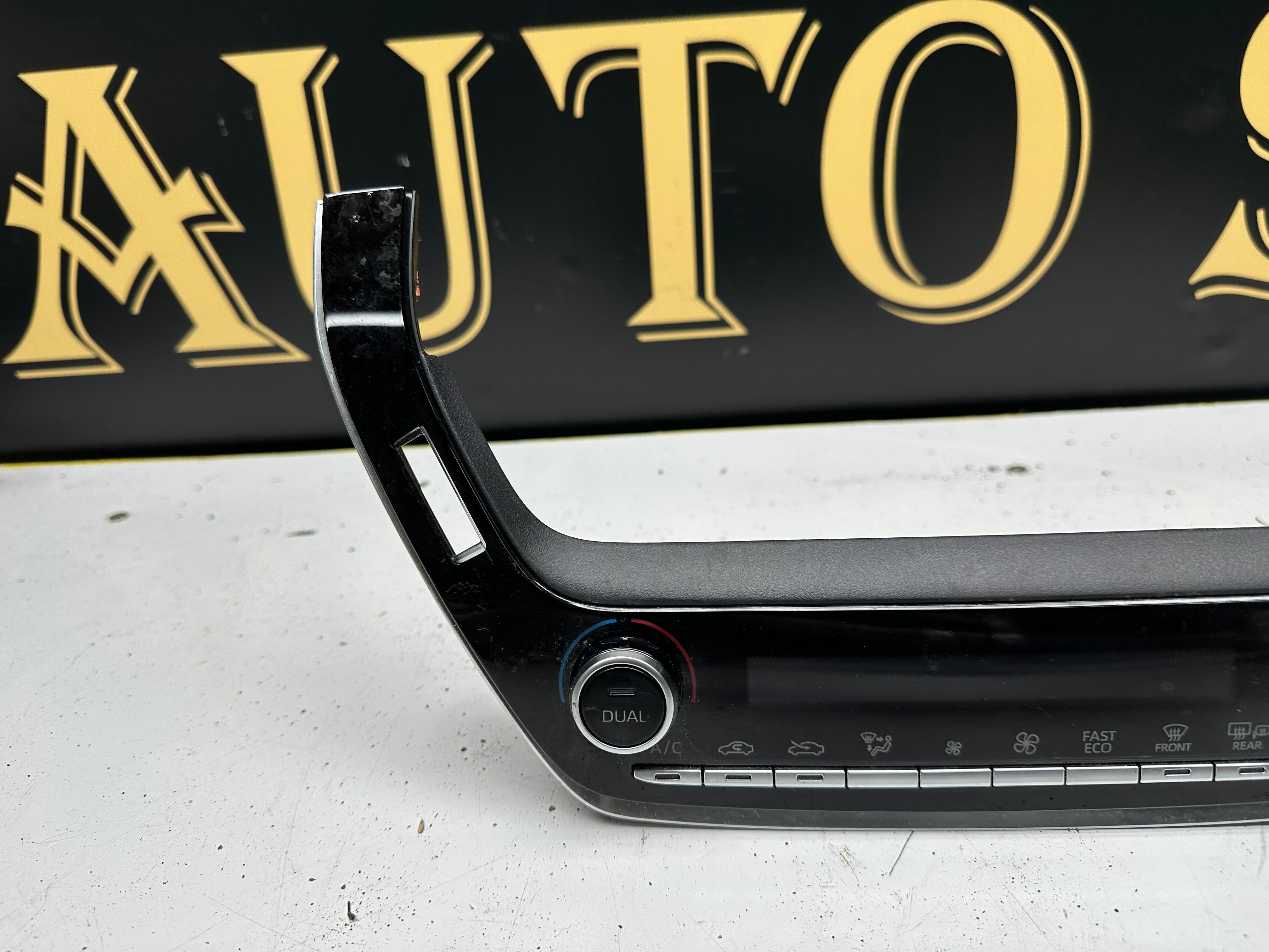 Toyota Corolla 2019-2022 Interior Heater Controls (AC Type) (55900-02E20) (735-720)