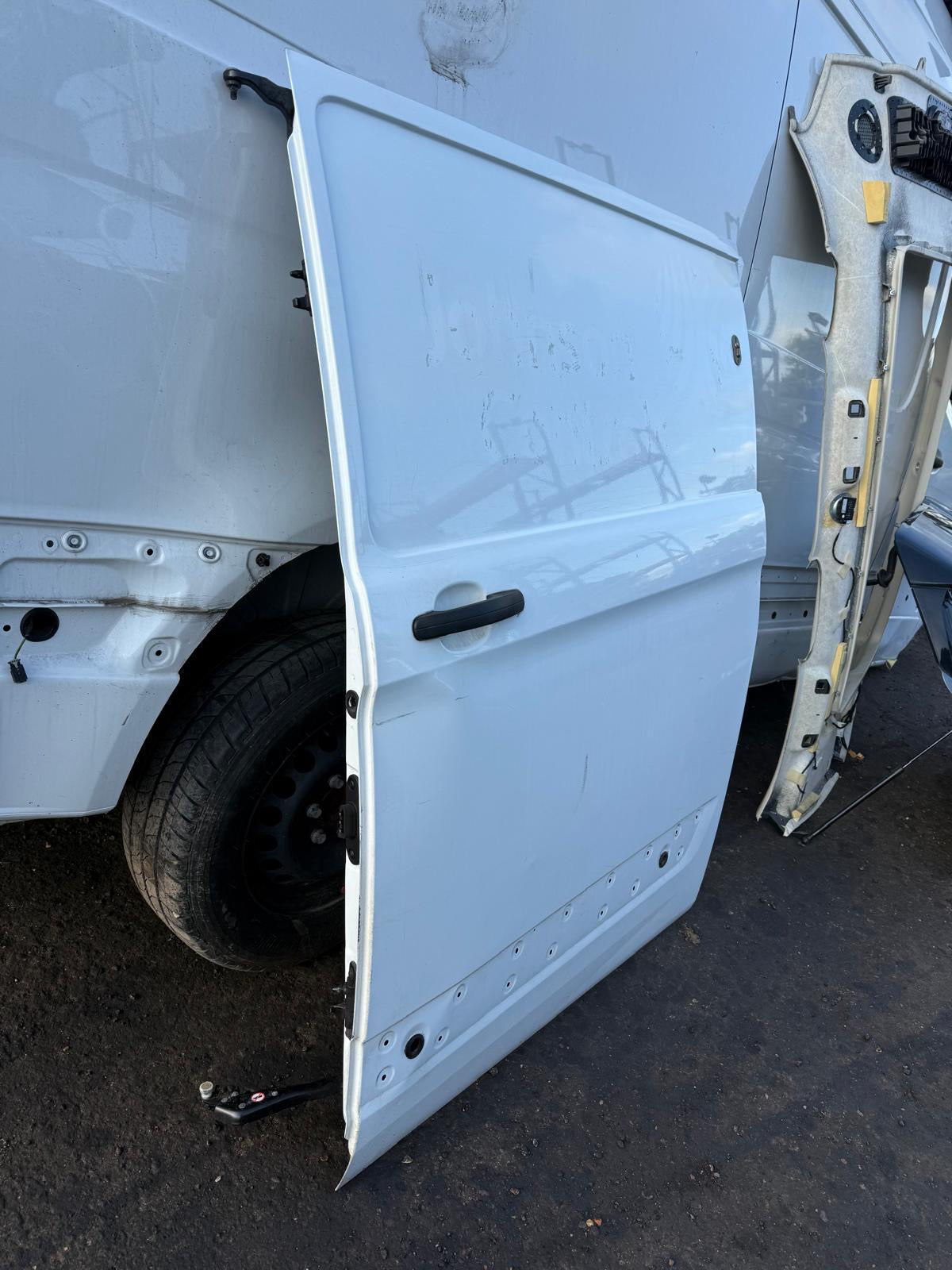 Ford Transit Custom 2018-2023 Left Sliding Door