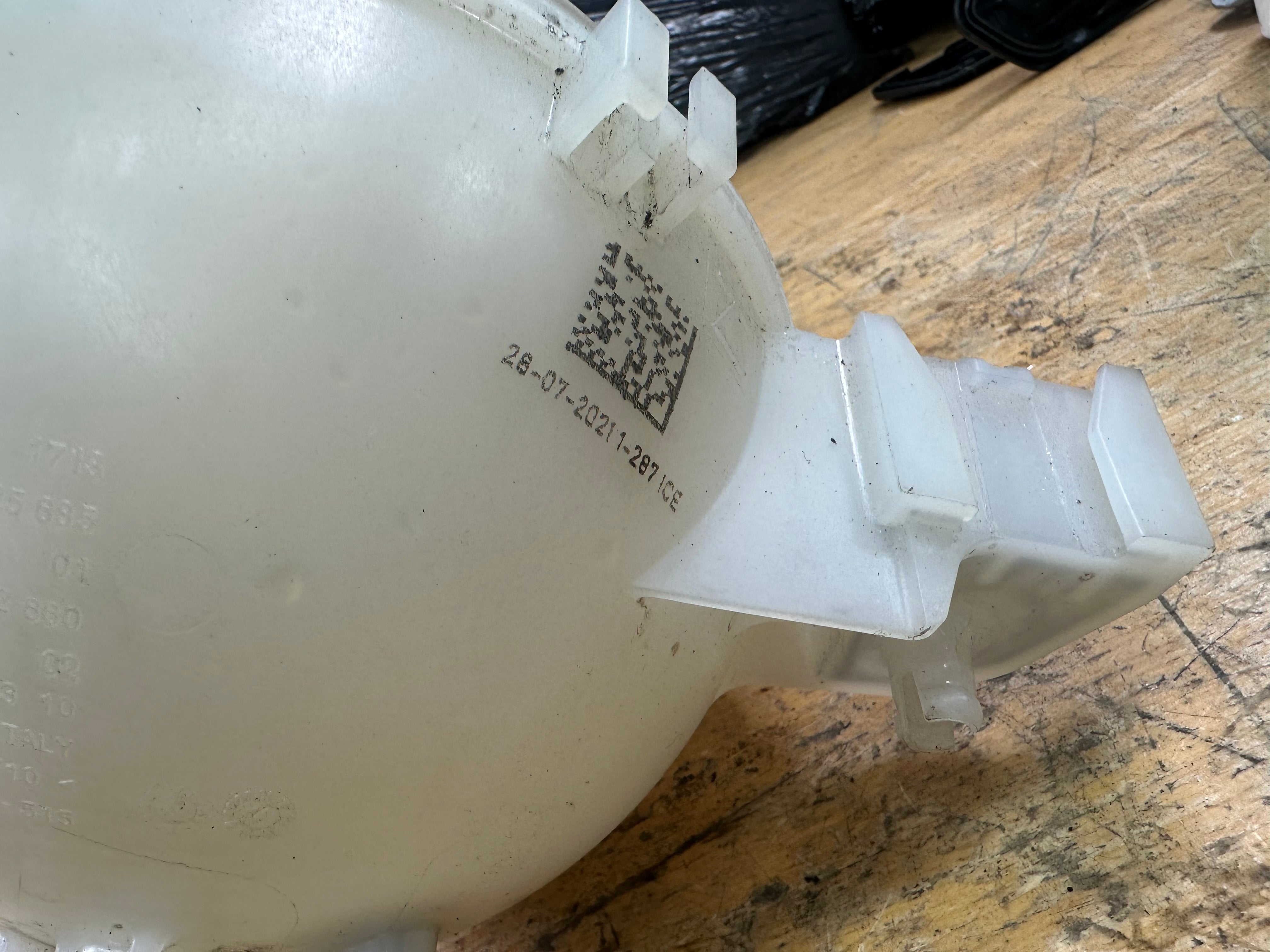 BMW X3 Series G01 G08 Coolant Expansion Tank Overflow Bottle (7925685)