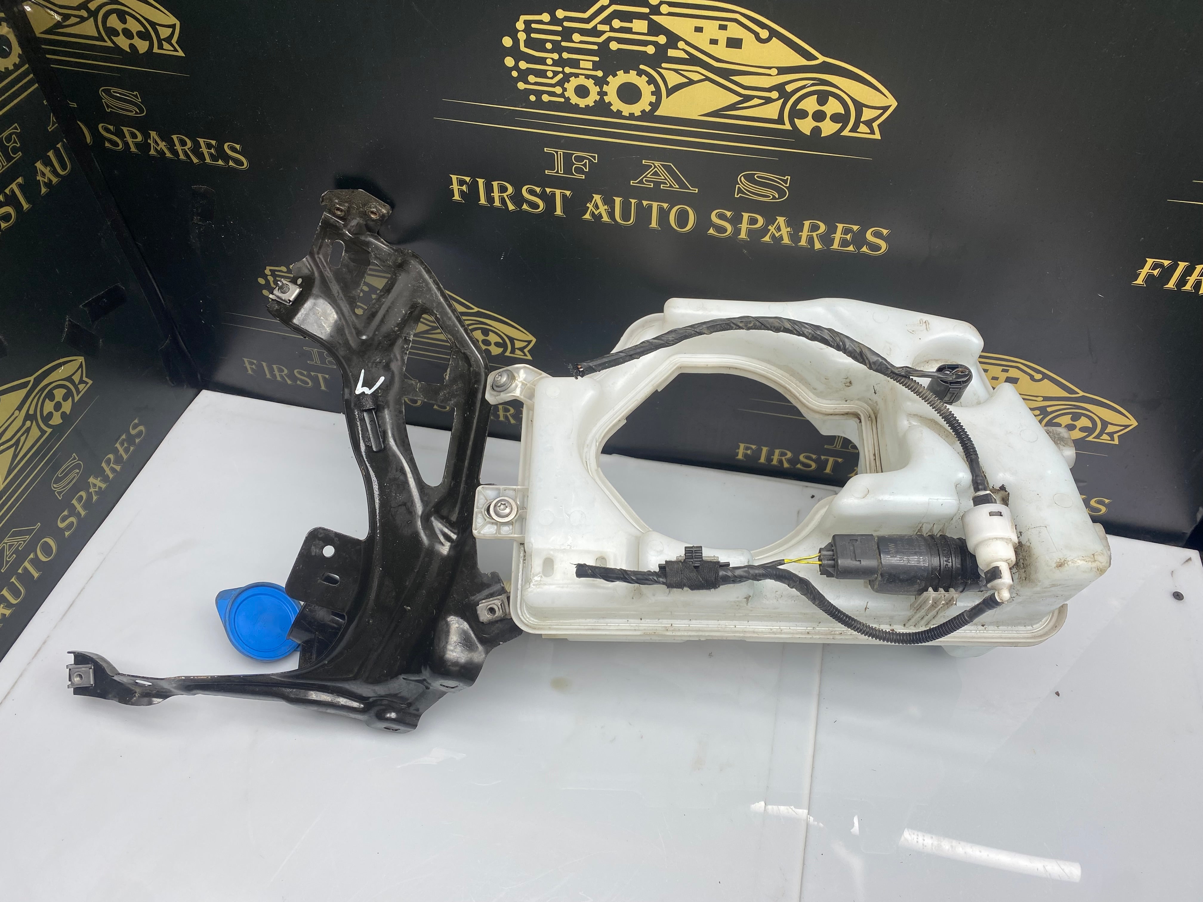 MINI Clubman F54 MK2 Windscreen Washer Bottle Fluid Tank Reservoir – 2015–2024