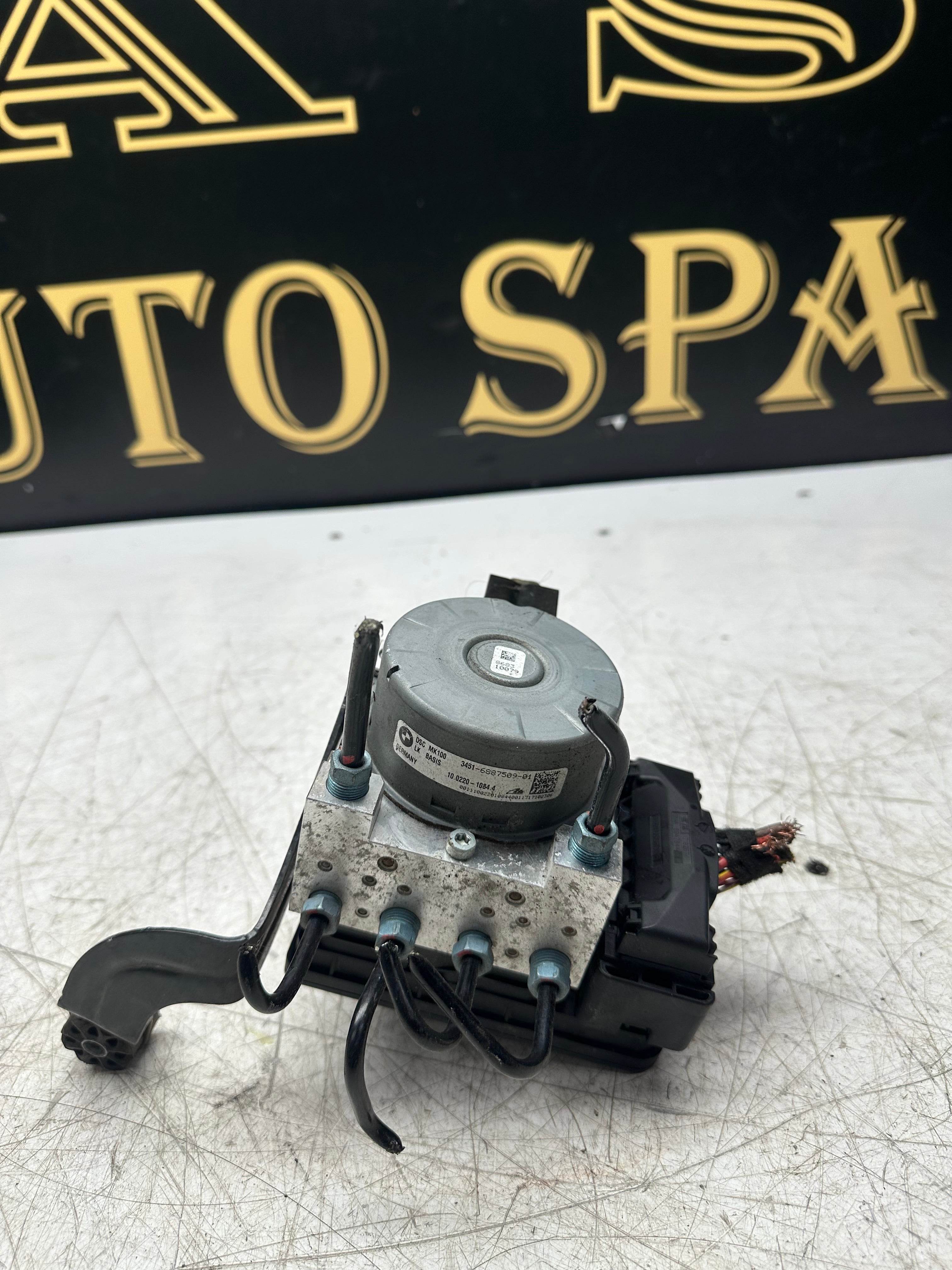 BMW 3 Series F30 / F31 ABS Pump Modulator Control Unit – 6887510