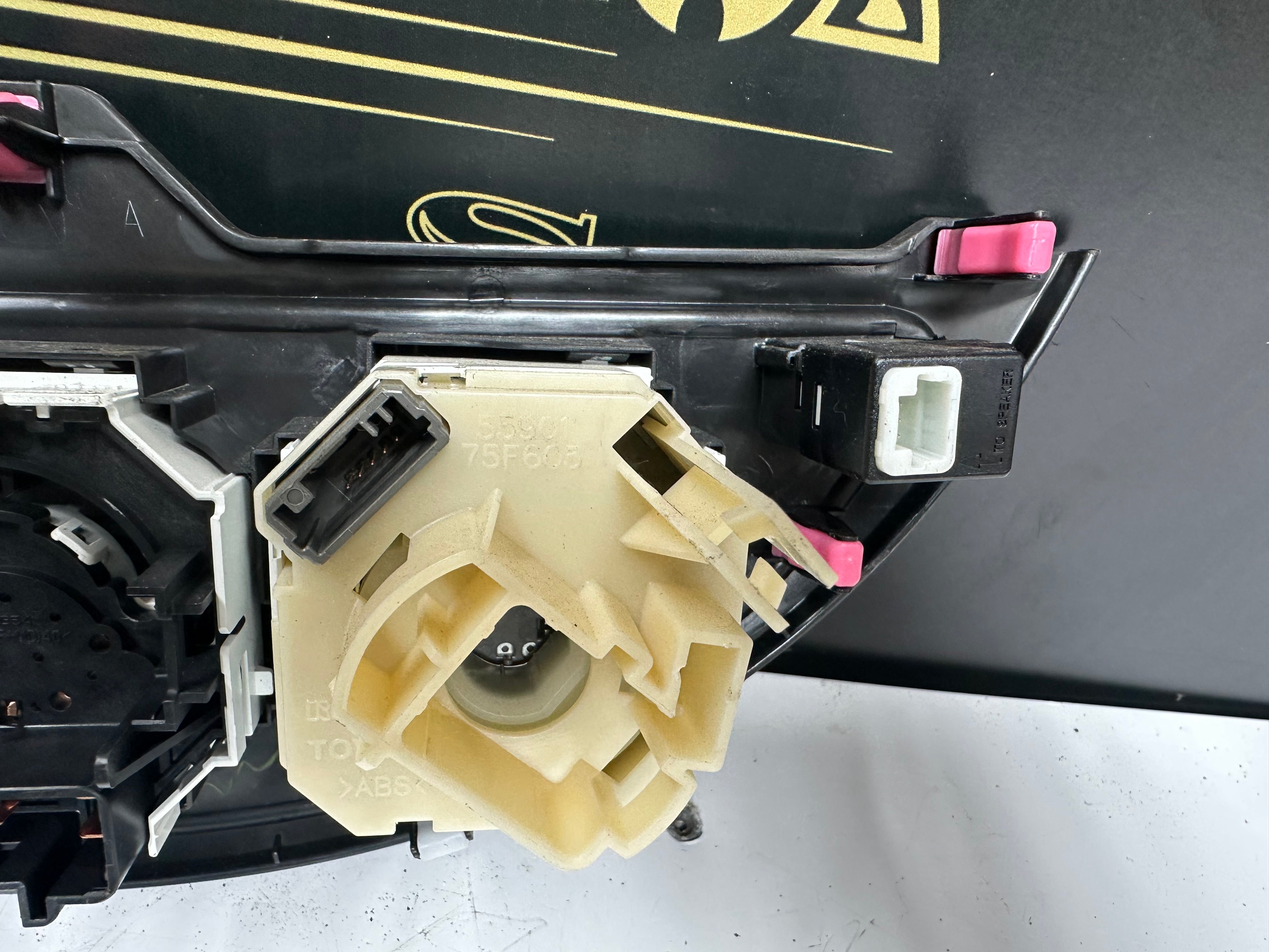 Toyota Yaris Climate Control Panel Manual Petrol (55406-OD400) (107769A0)