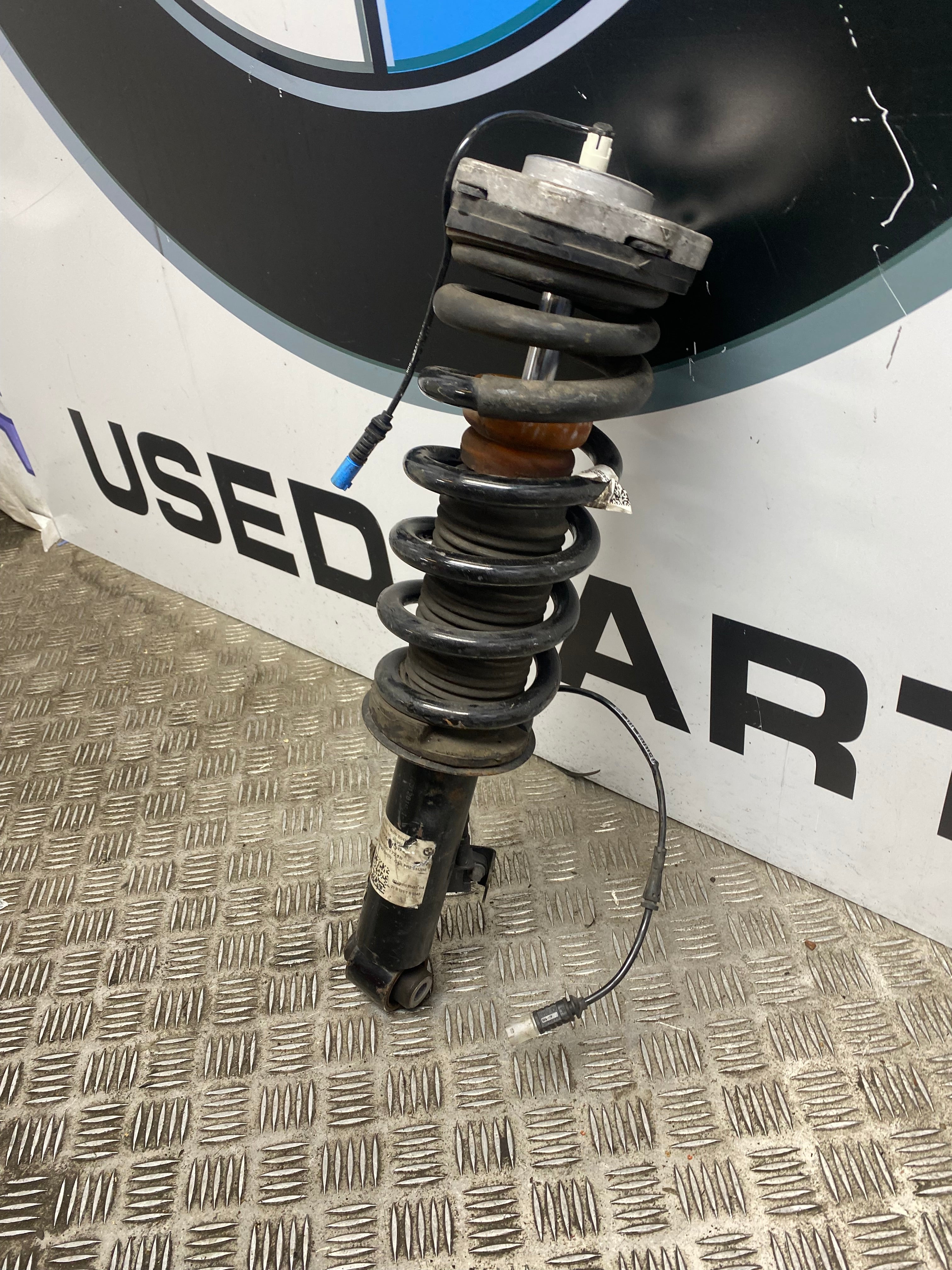BMW X3 M F97 / X4 M F98 Rear Left VDC Shock Absorber Damper Strut Spring 2019–Present (8067507)