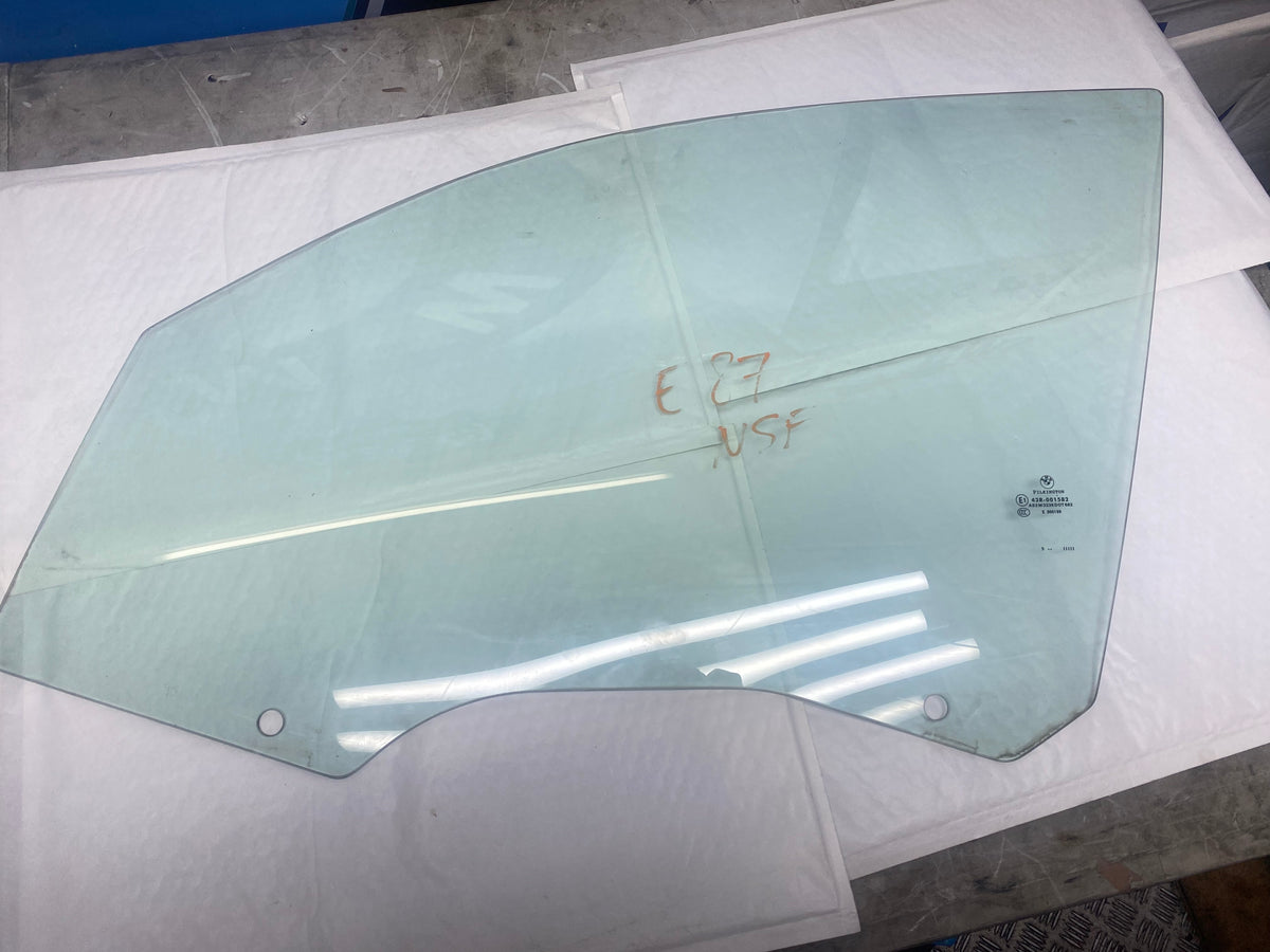 BMW E87 Front Passenger Side Window Glass – 2004–2011