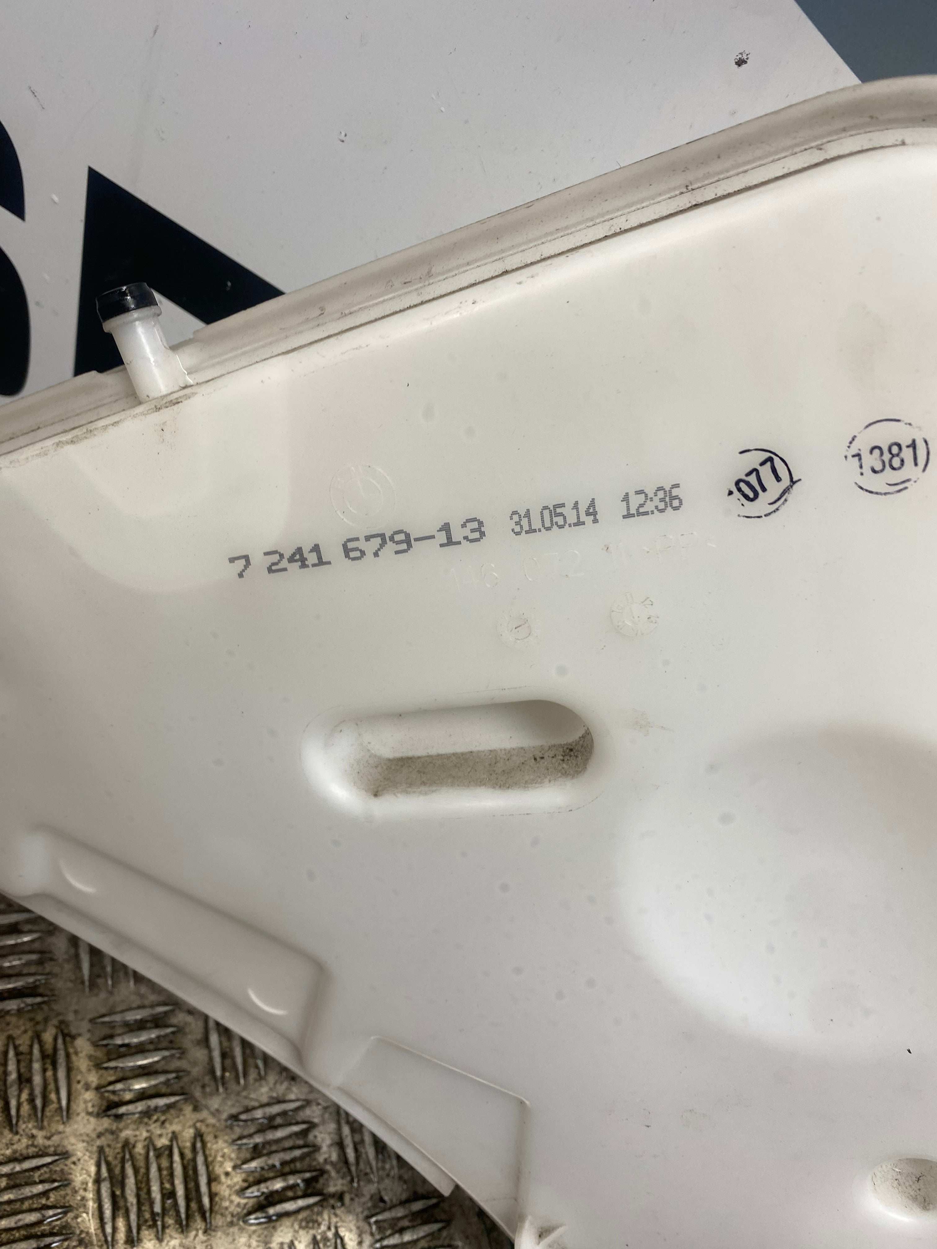 BMW 4 Series F36 Windscreen Washer Bottle & Washer Pump 2014–2021 (7241679-13)