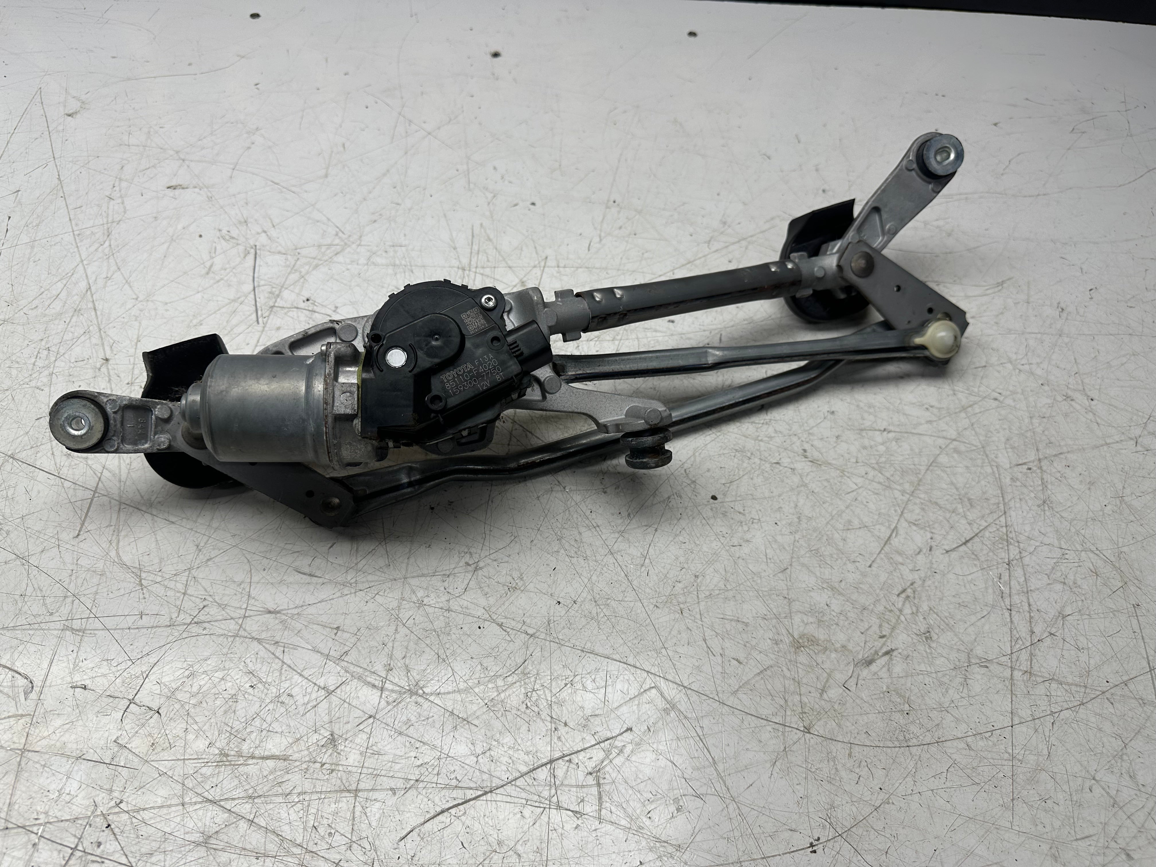 Toyota C-HR 2016–2023 Front Wiper Motor and Linkage (85110-F4020)